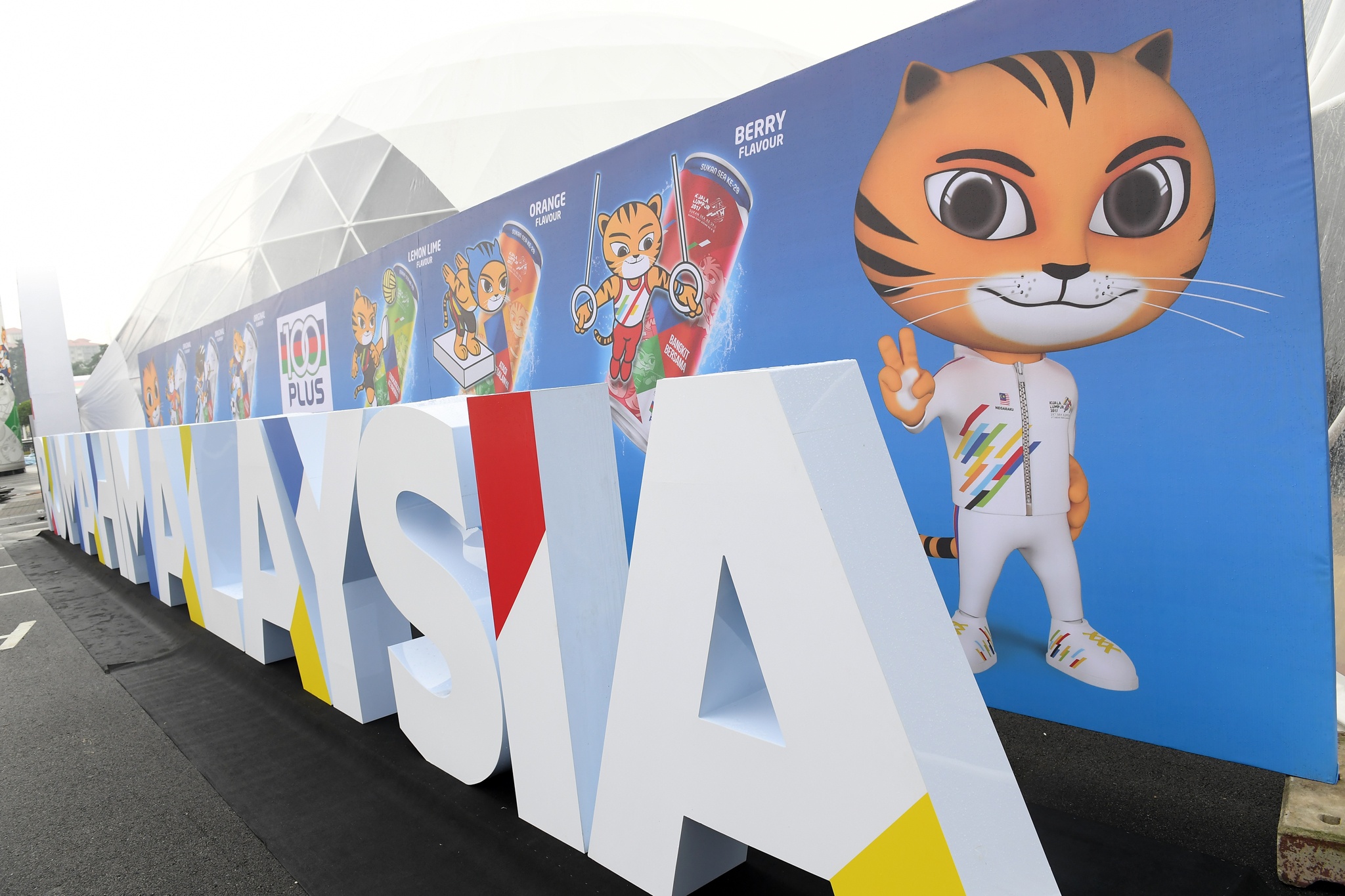 sân Bukit Jalil ngổn ngang sửa chữa ảnh 9 san Bukit Jalil ngon ngang sua chua anh 9