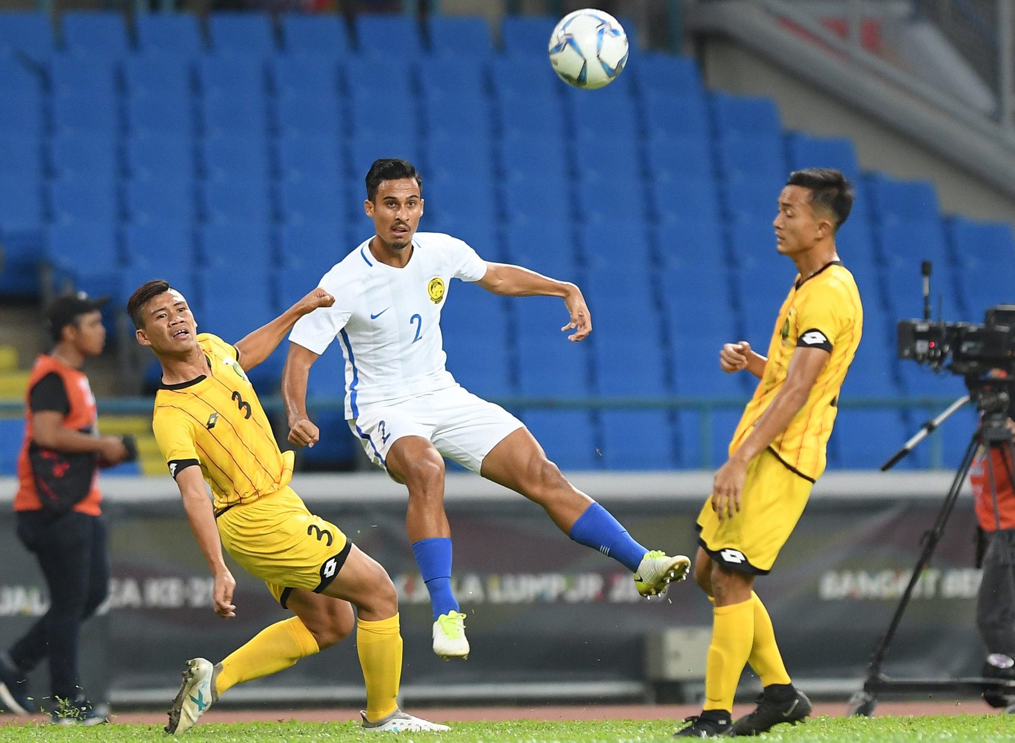 Chu nha Malaysia thang tran dau ra quan anh 6