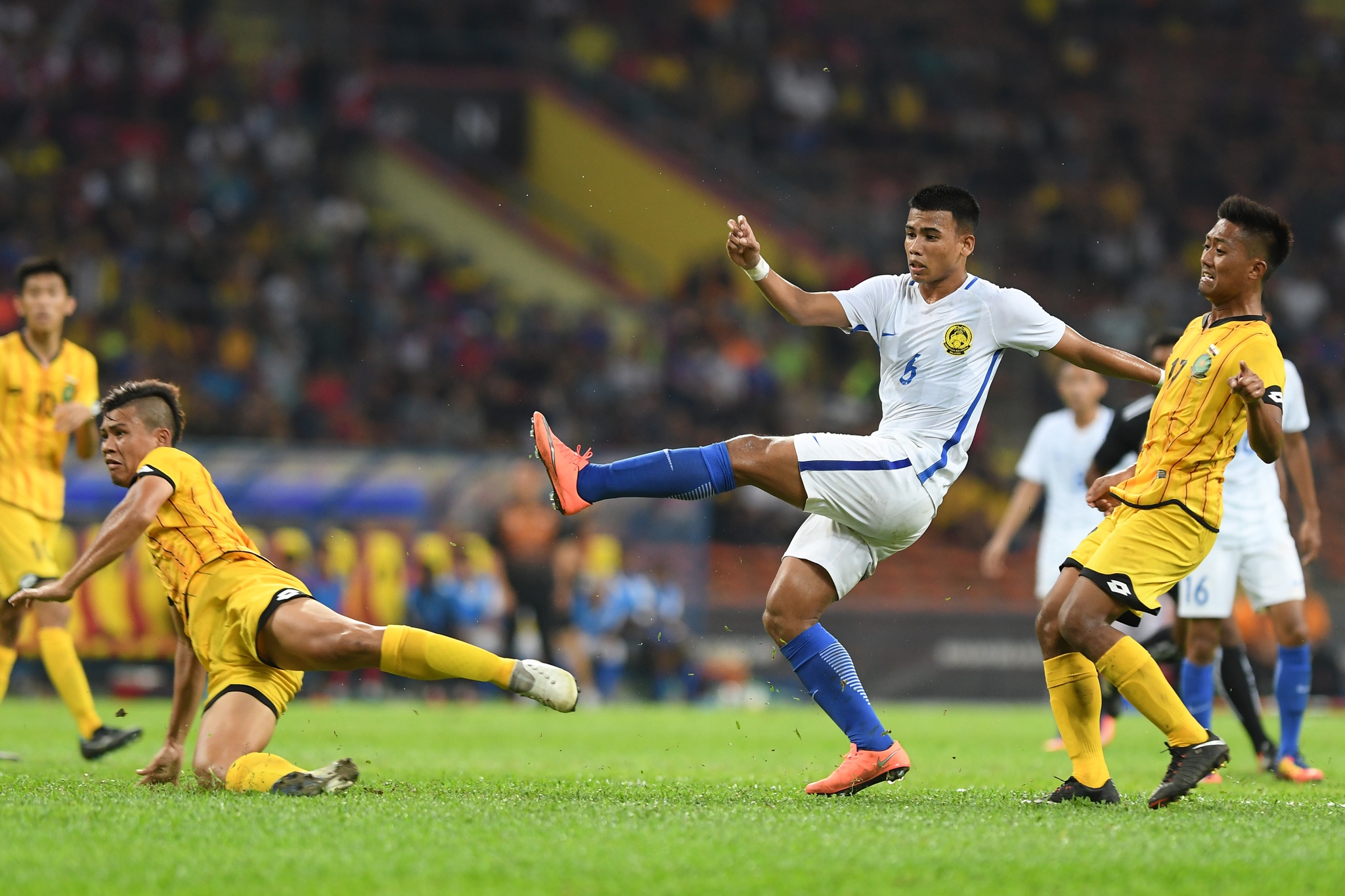 Chu nha Malaysia thang tran dau ra quan anh 7