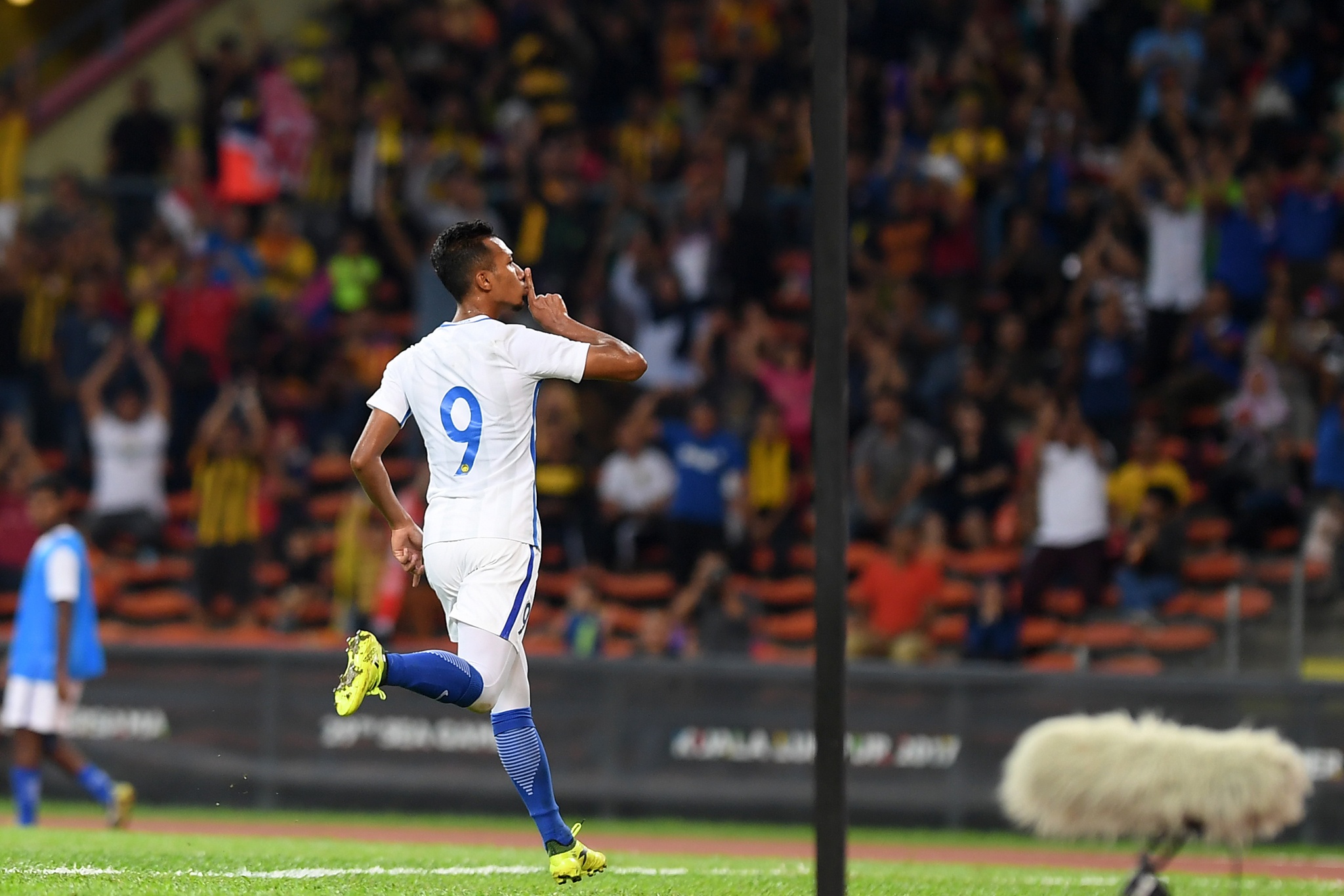 Chu nha Malaysia thang tran dau ra quan anh 20