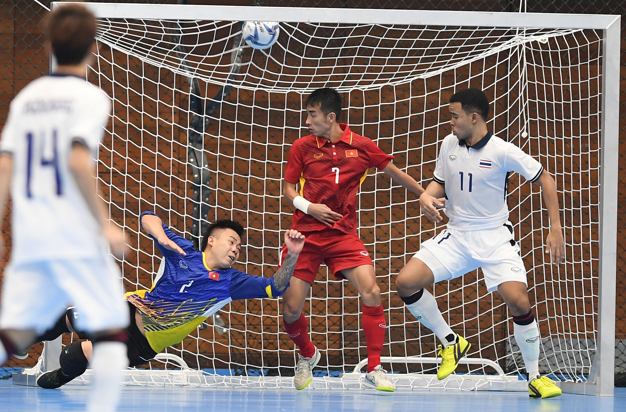 Futsal nam Viet Nam thua dam Thai Lan trong tran ra quan tai SEA Games hinh anh