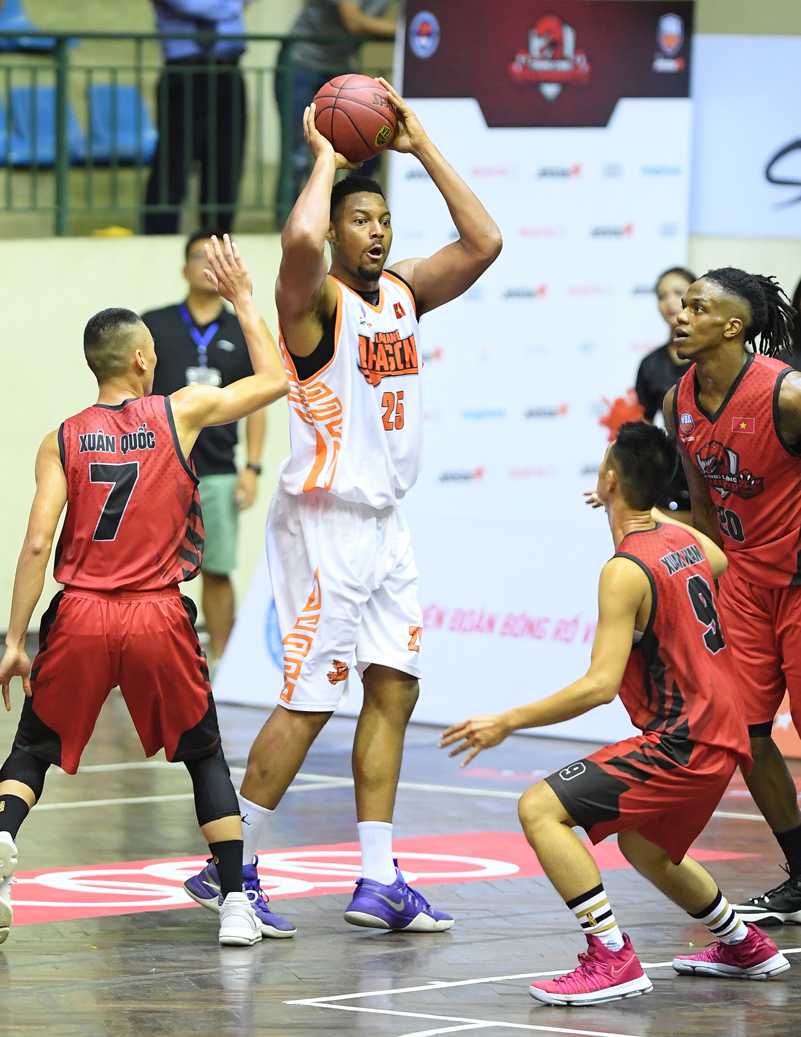 Thang Long Warriors huy diet Da Nang Dragons anh 3