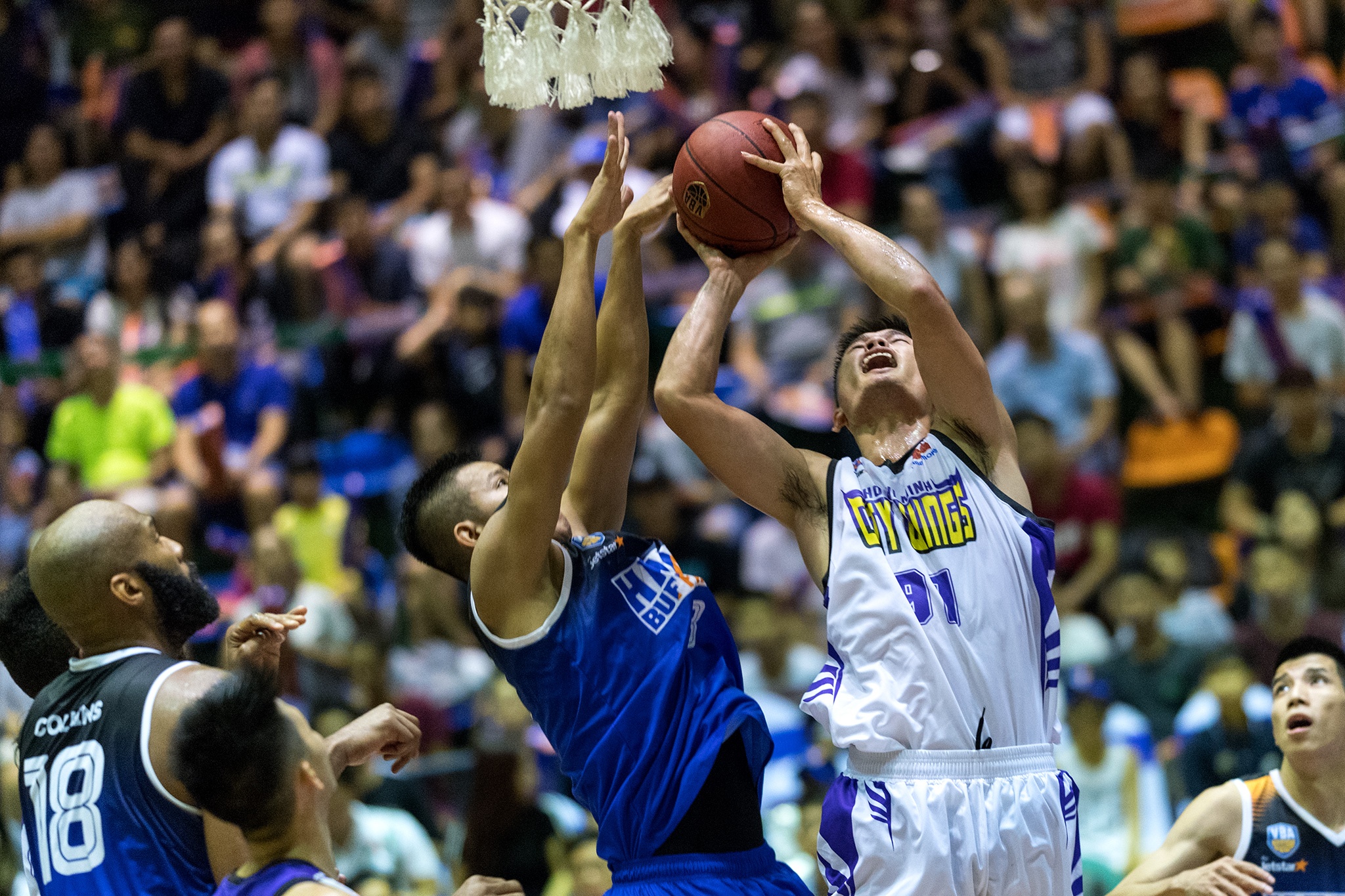 Hanoi Buffaloes ha guc doi manh HCM CityWings anh 7