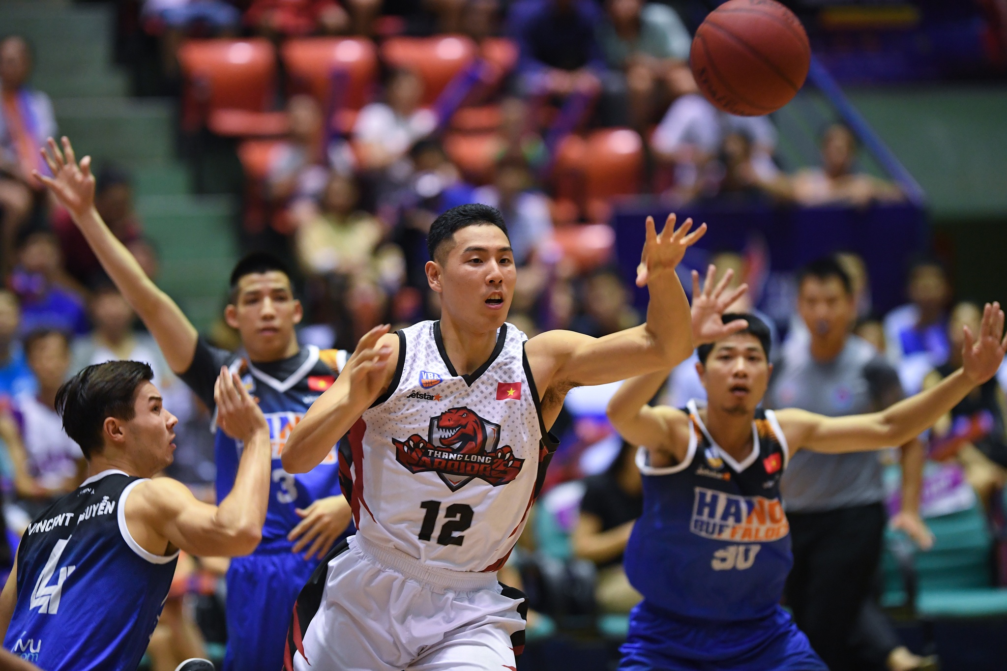 ruc lua derby bong ro ha thanh anh 15