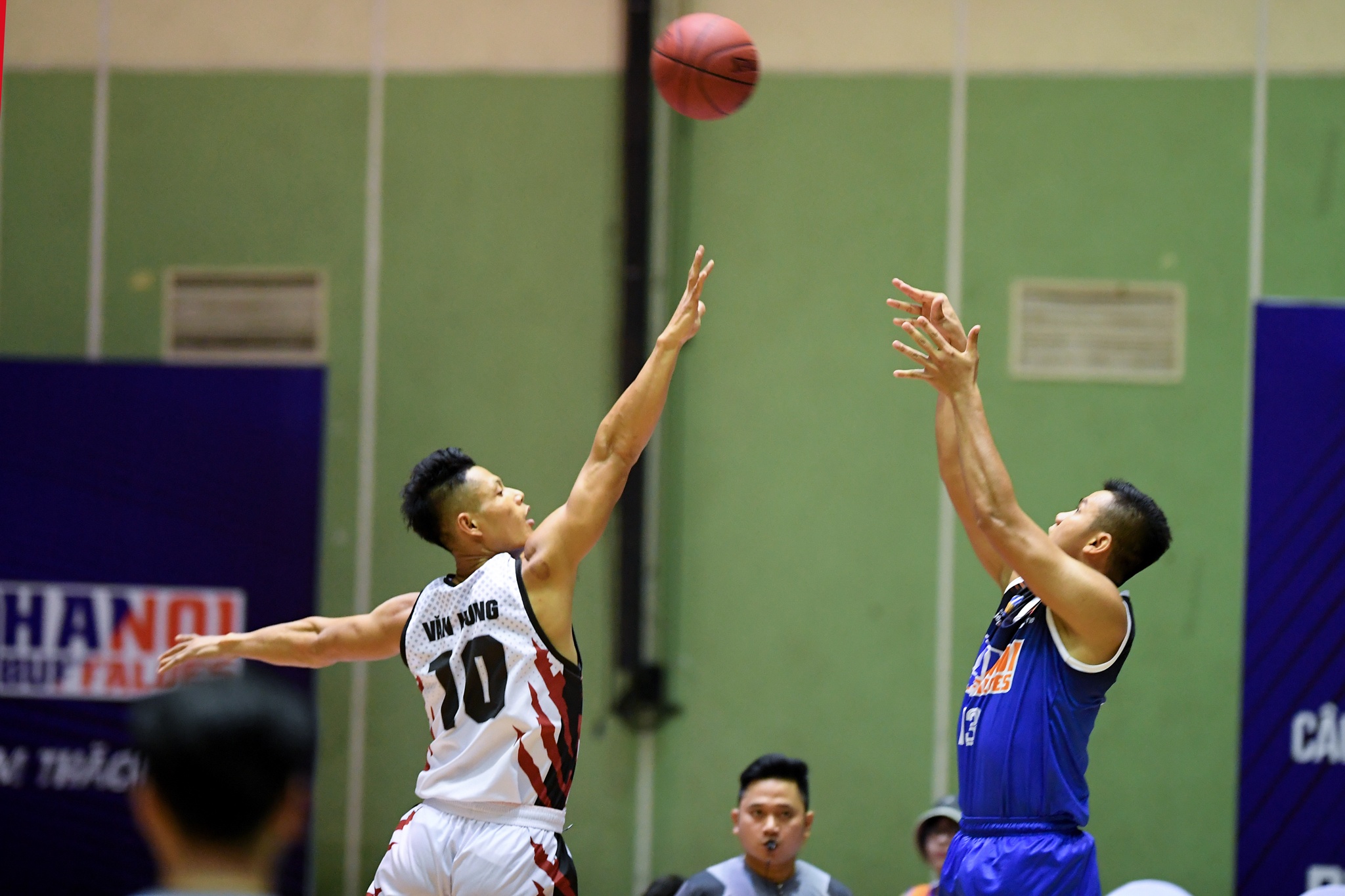 ruc lua derby bong ro ha thanh anh 10