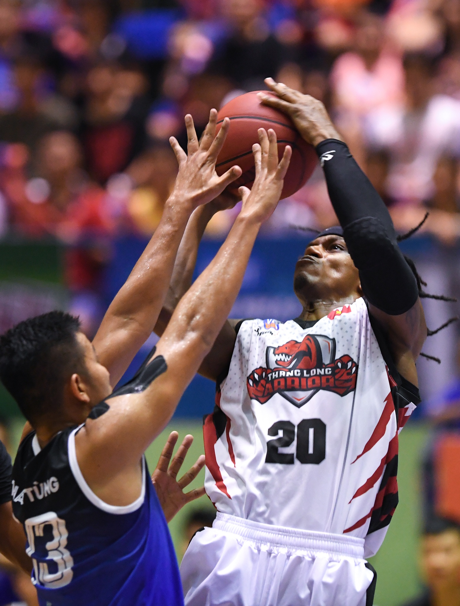 ruc lua derby bong ro ha thanh anh 13