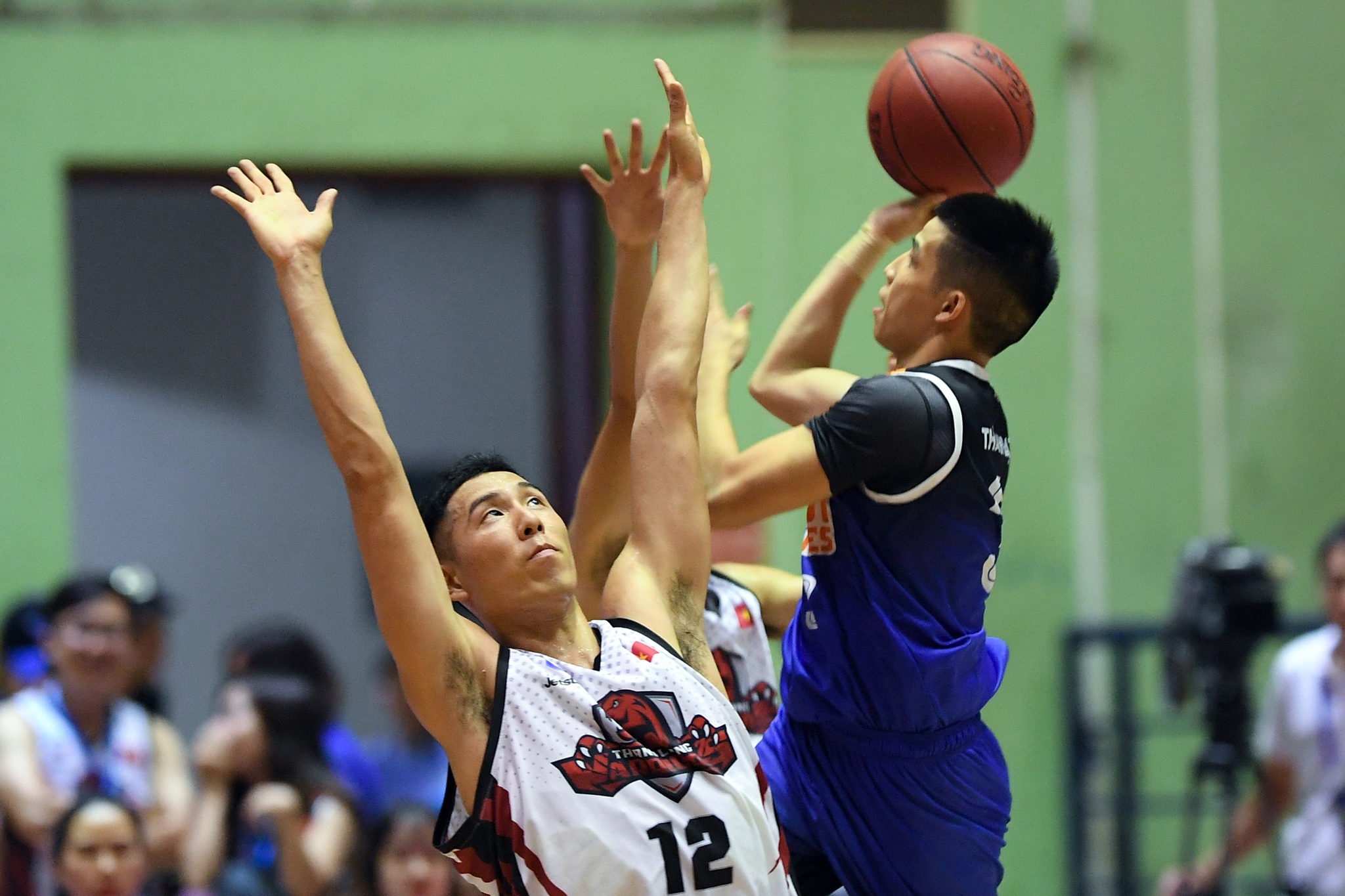 ruc lua derby bong ro ha thanh anh 17