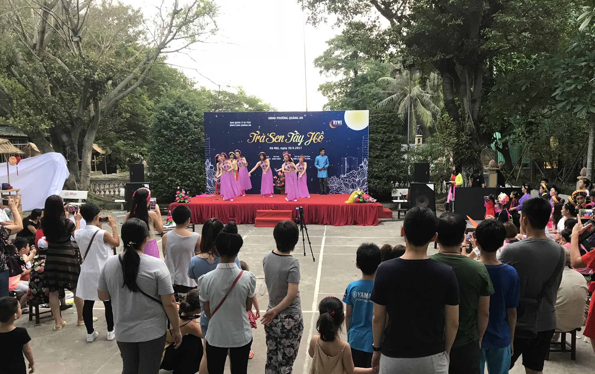 Ngay hoi trang sen cho tre em anh 9