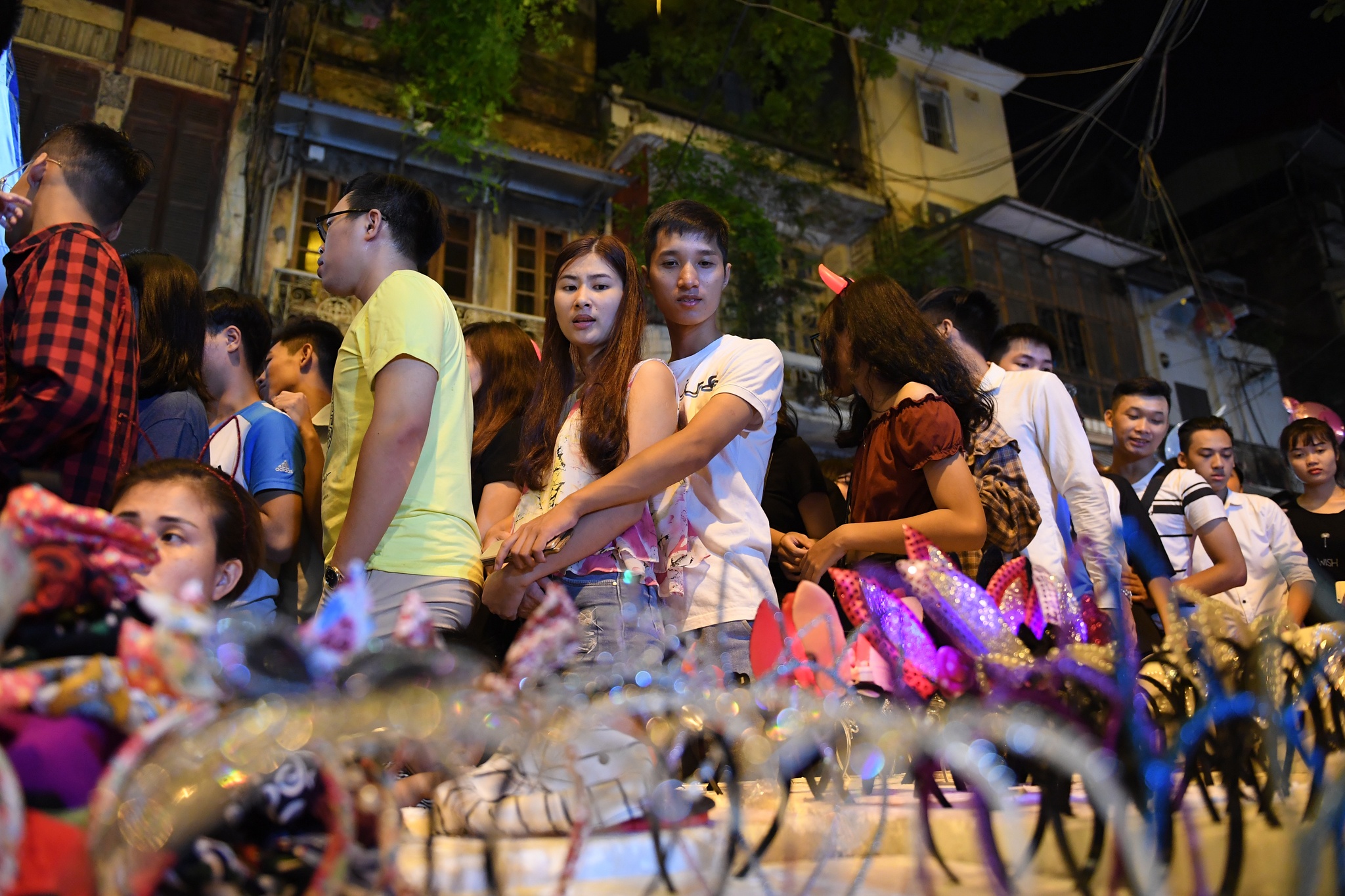 chan pho mua lan trung thu xin tien anh 19