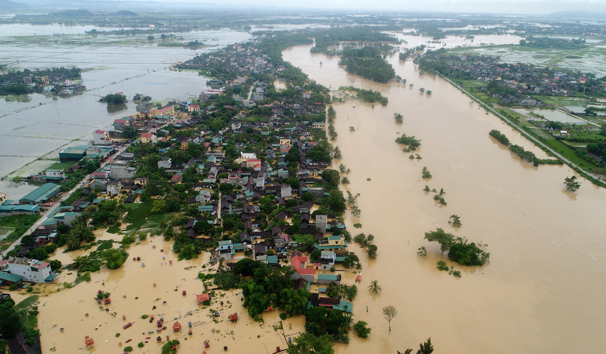 biển nước ngập trắng xóm làng Thanh Hoá ảnh 2 bien nuoc ngap trang xom lang Thanh Hoa anh 2