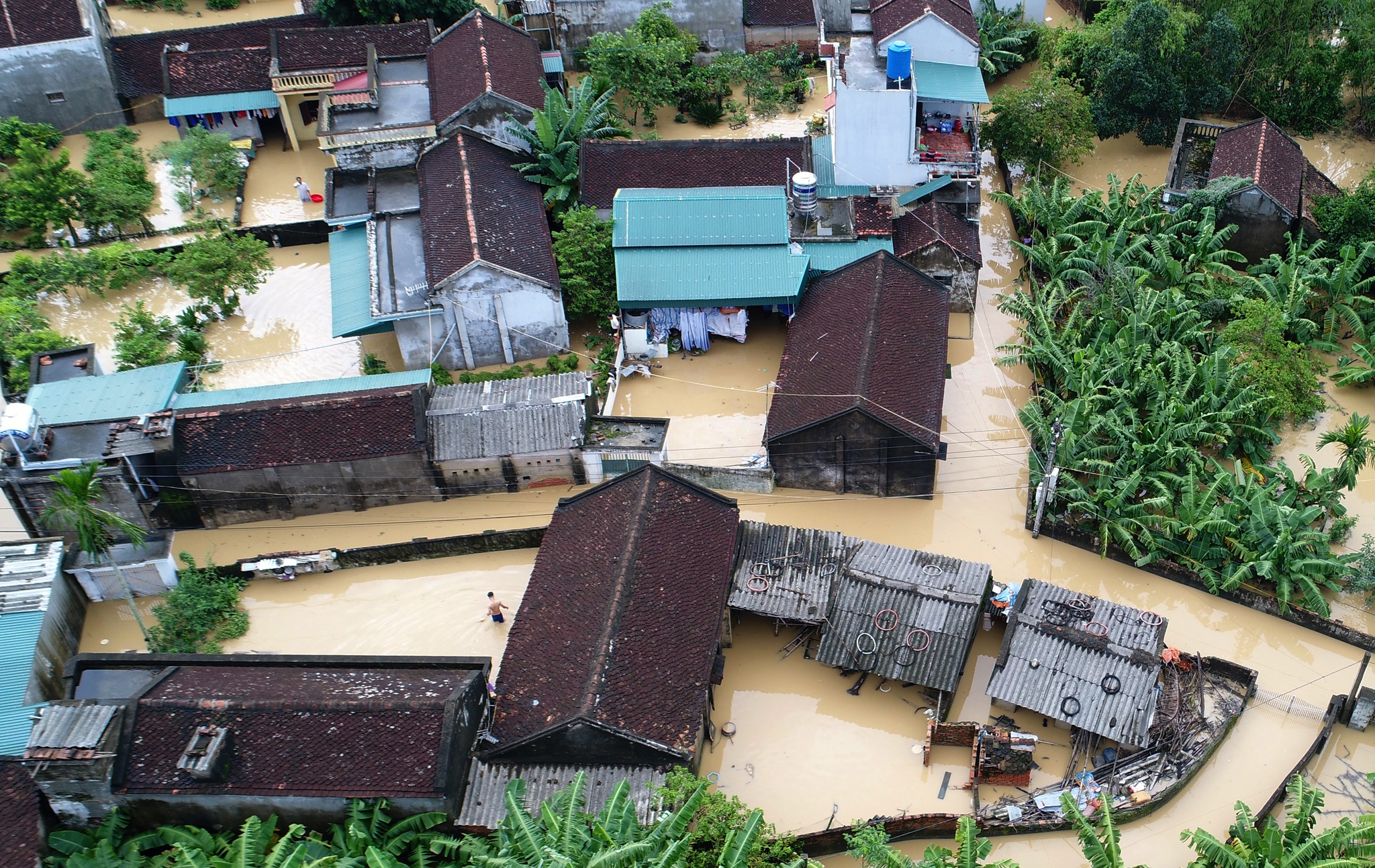 biển nước ngập trắng xóm làng Thanh Hoá ảnh 7 bien nuoc ngap trang xom lang Thanh Hoa anh 7