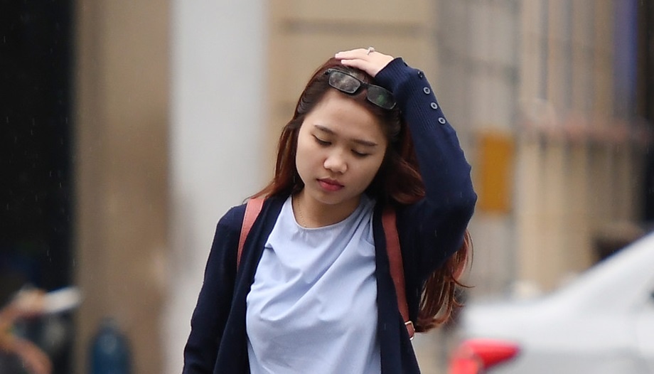 Nguoi Ha Noi don gio lanh dau mua hinh anh