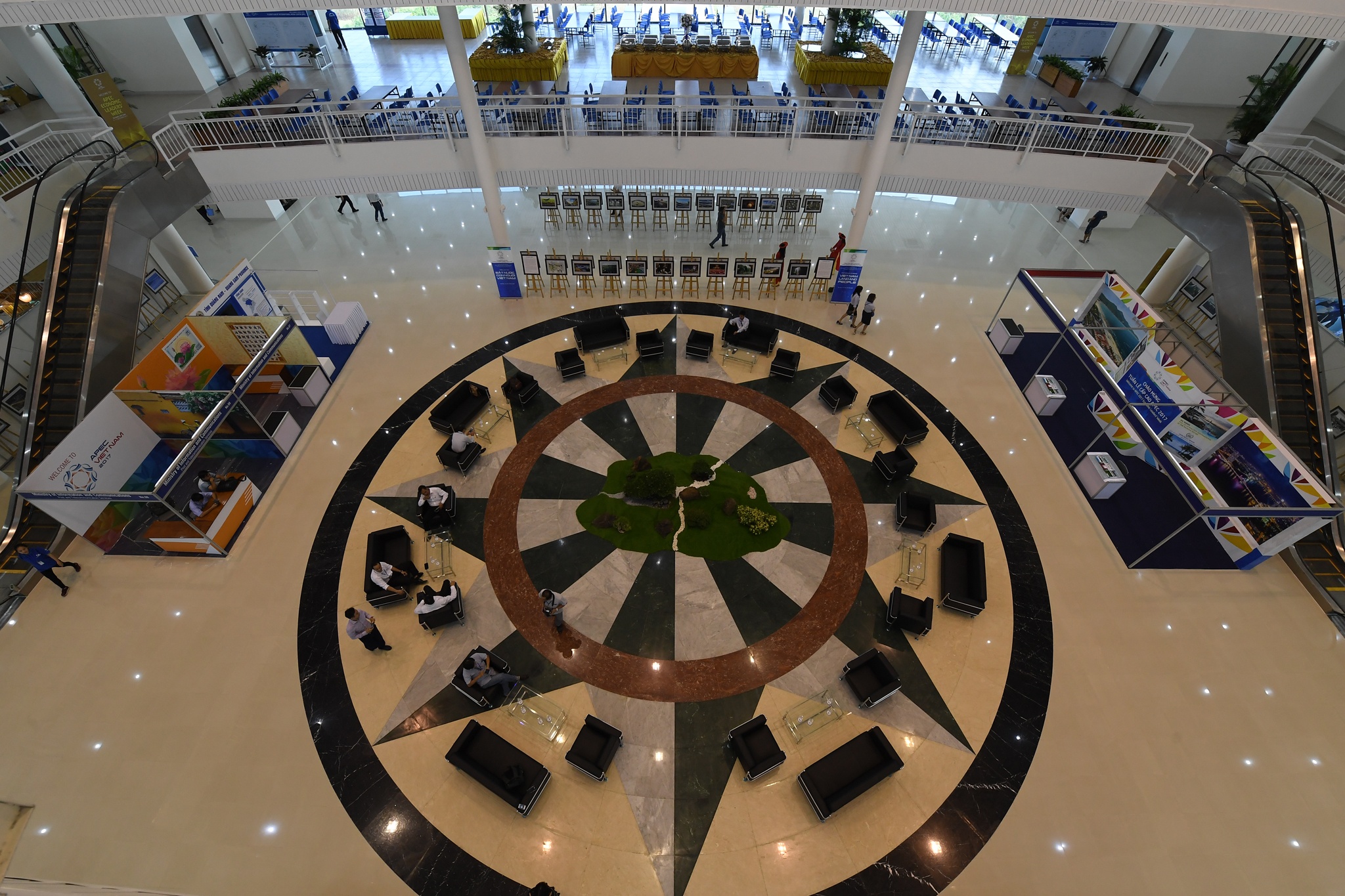 Khai truong Trung tam bao chi APEC anh 8