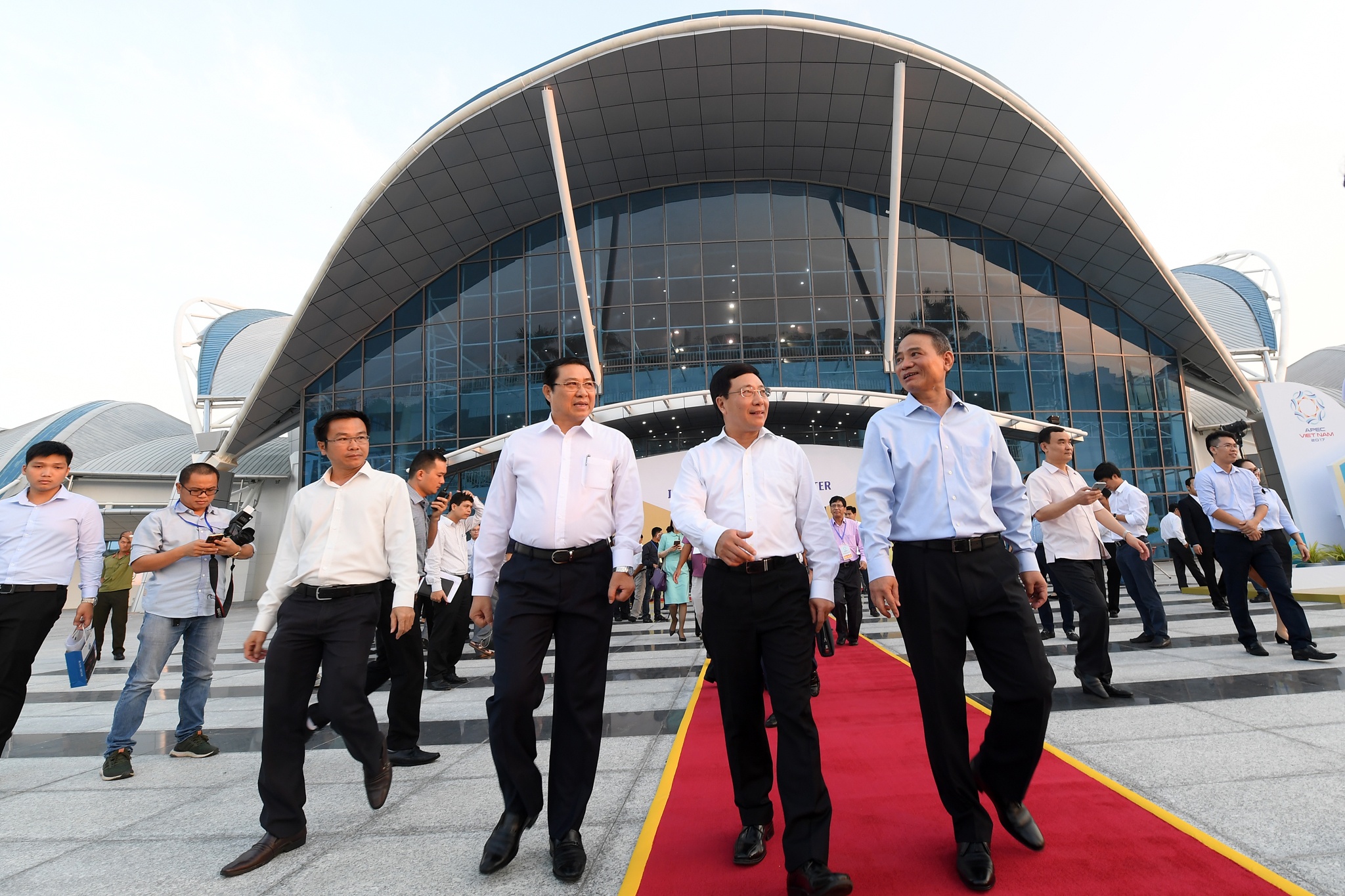 Khai truong Trung tam bao chi APEC anh 1