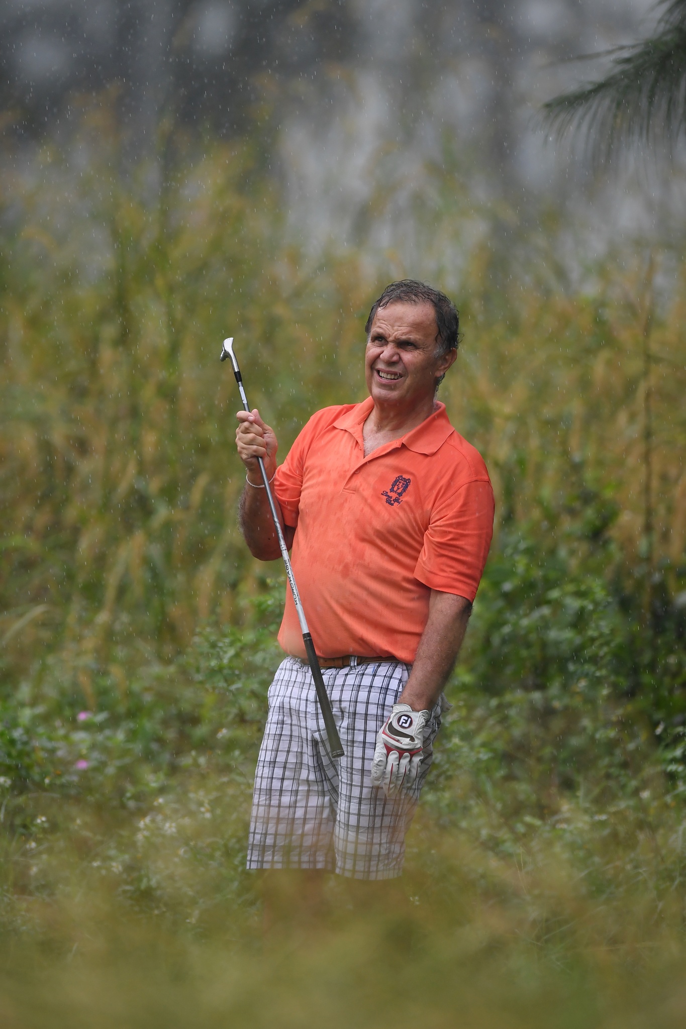 CEO du APEC danh Golf trong mua anh 9