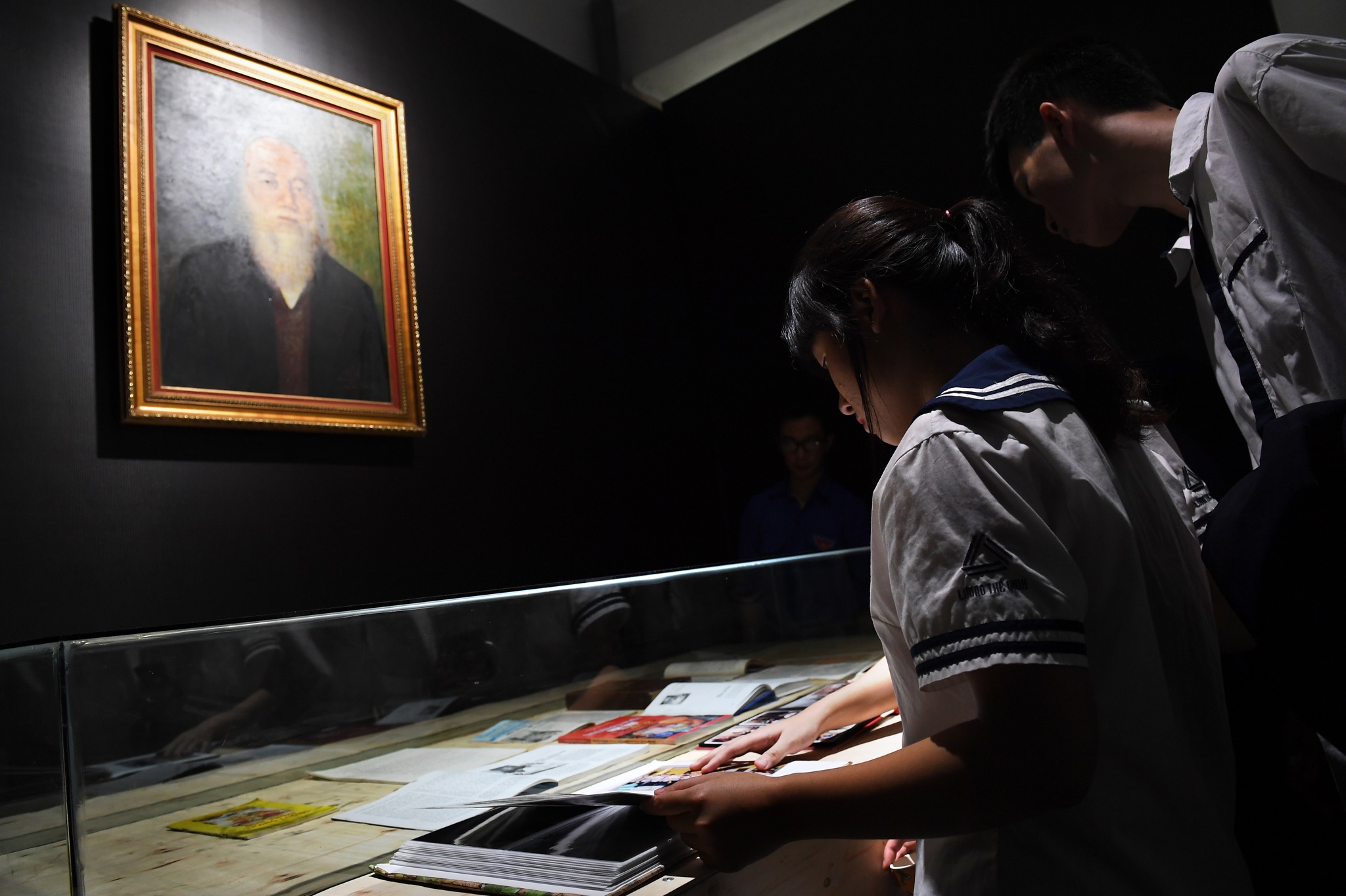 Học sinh tri ân thầy Văn Như Cương ảnh 11 Hoc sinh tri an thay Van Nhu Cuong anh 11