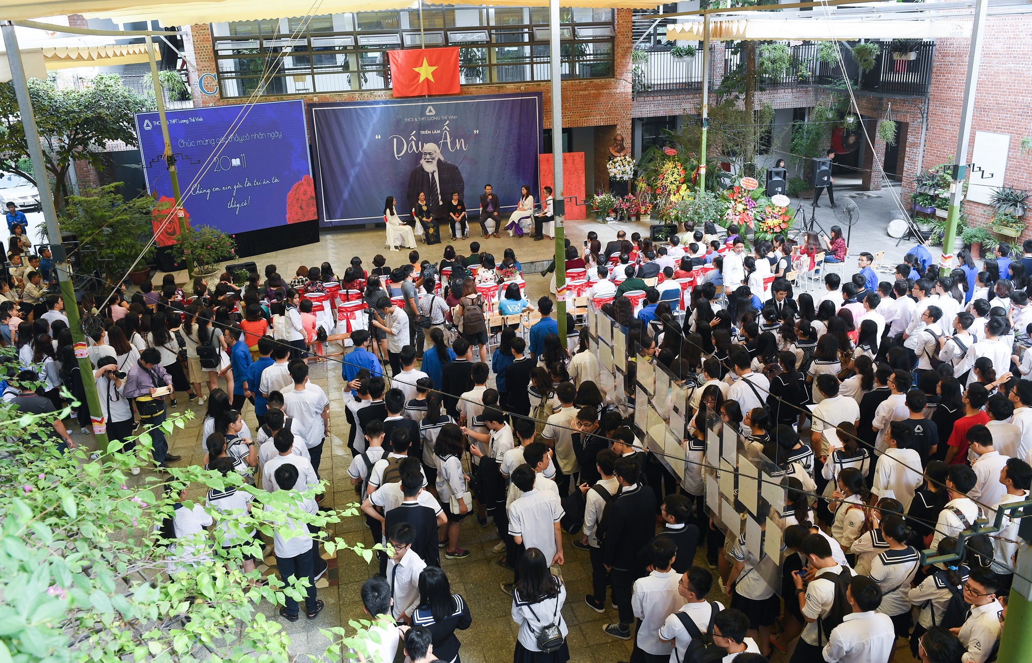 Học sinh tri ân thầy Văn Như Cương ảnh 1 Hoc sinh tri an thay Van Nhu Cuong anh 1