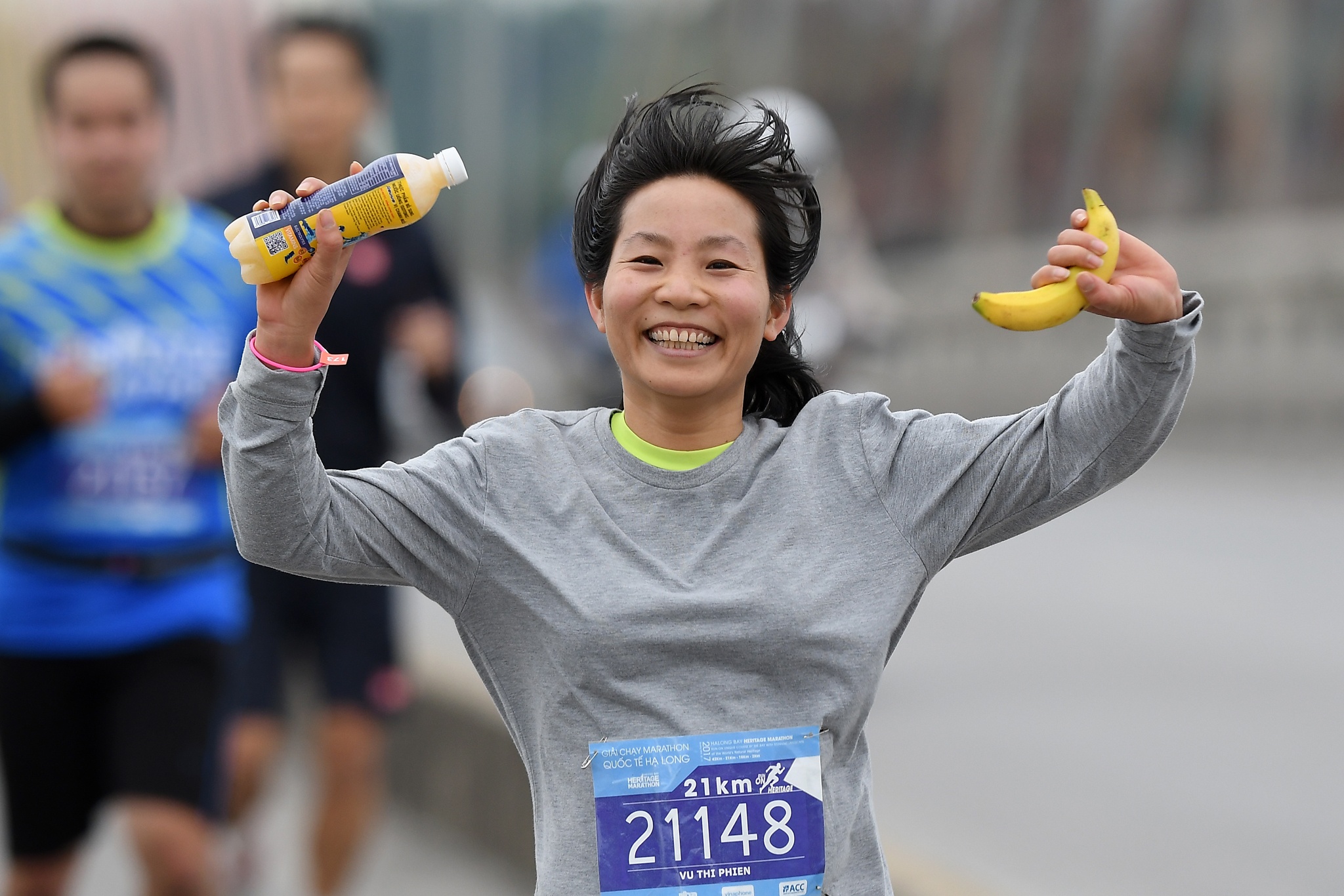 1.200 nguoi chay marathon quanh Vinh Ha Long anh 12