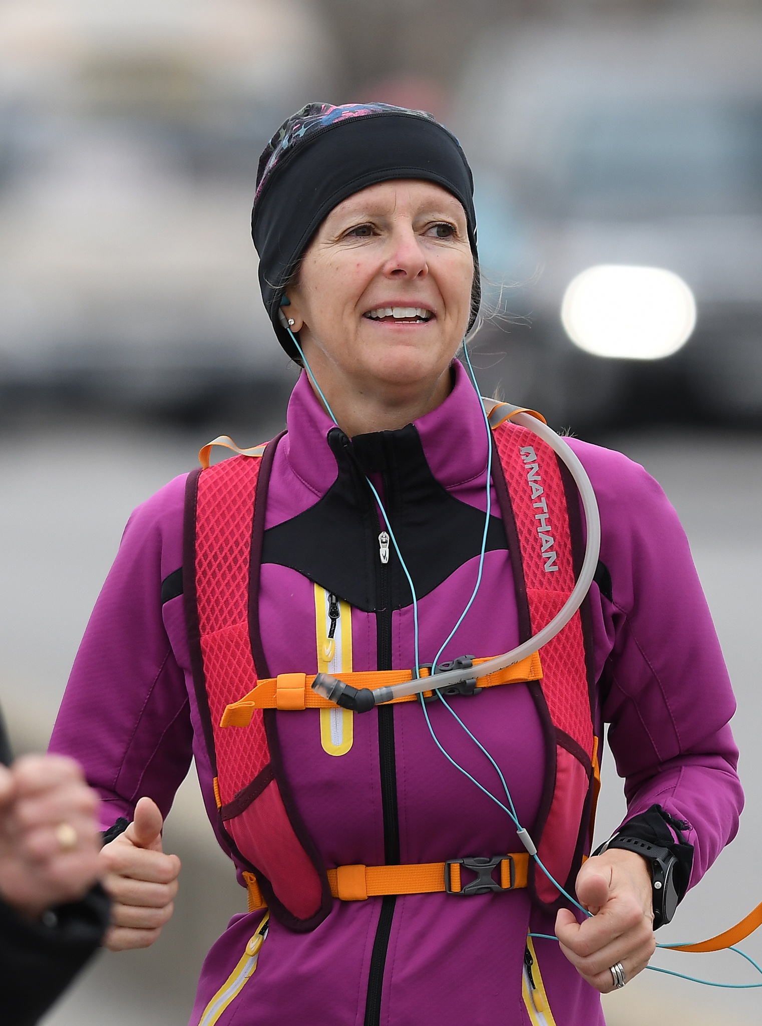 1.200 nguoi chay marathon quanh Vinh Ha Long anh 14