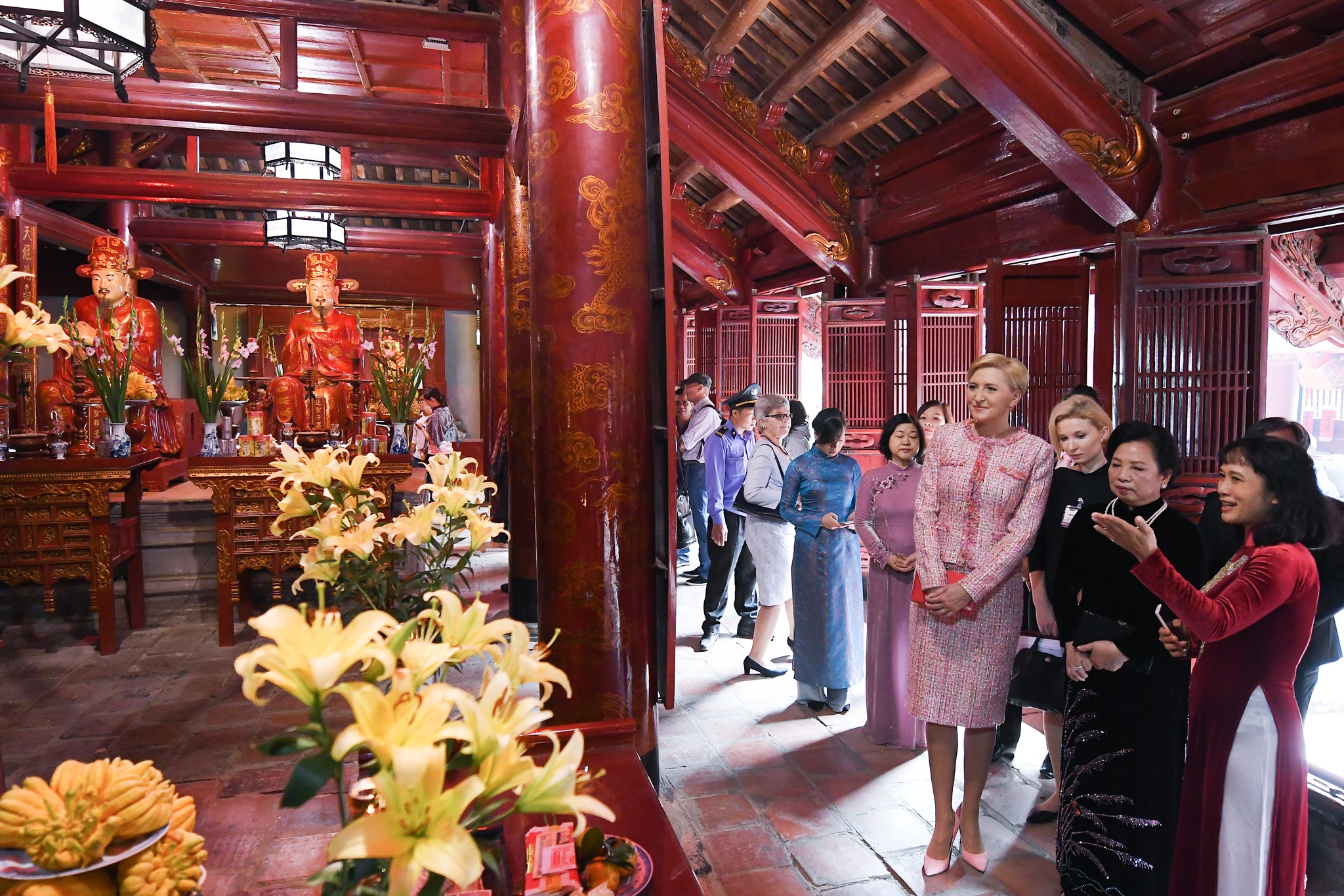 phu nhan tong thong Ba Lan tham Van Mieu anh 4