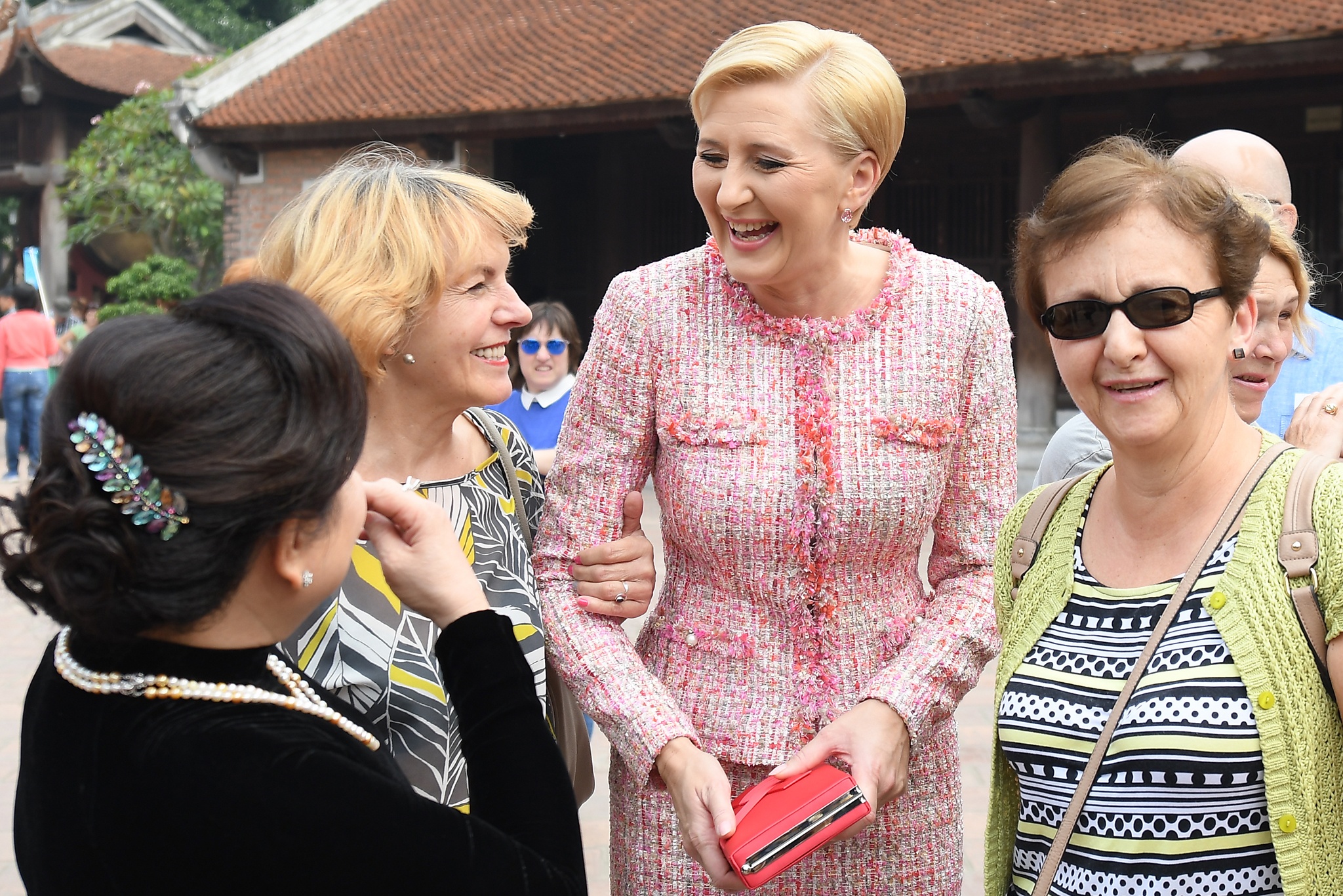 phu nhan tong thong Ba Lan tham Van Mieu anh 10