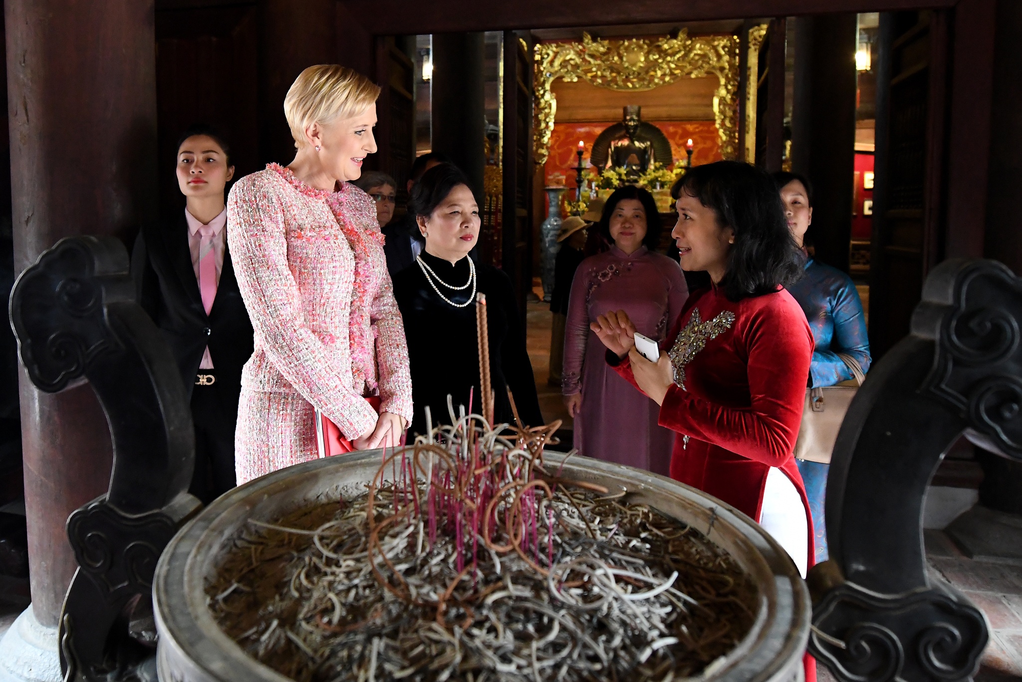 phu nhan tong thong Ba Lan tham Van Mieu anh 5