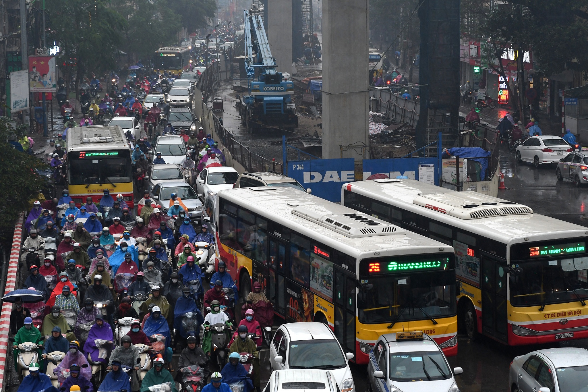 Oto, xe may nhich tung met trong mua ret hinh anh