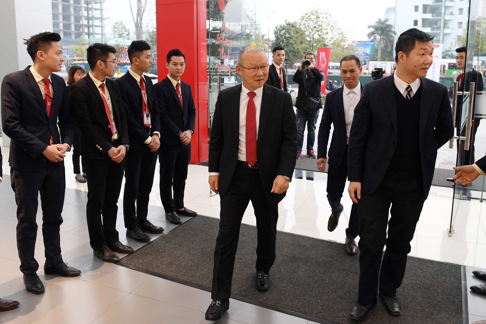 Ong Park Hang Seo duoc tang xe oto anh 1