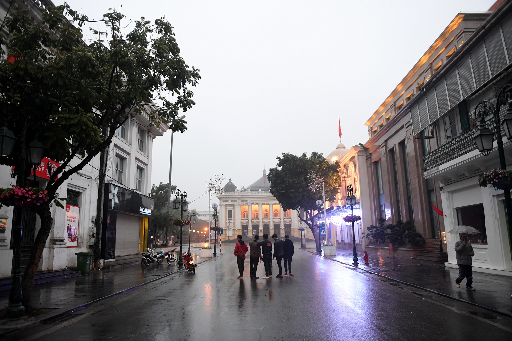 khong khi sang mung 1 tet anh 8