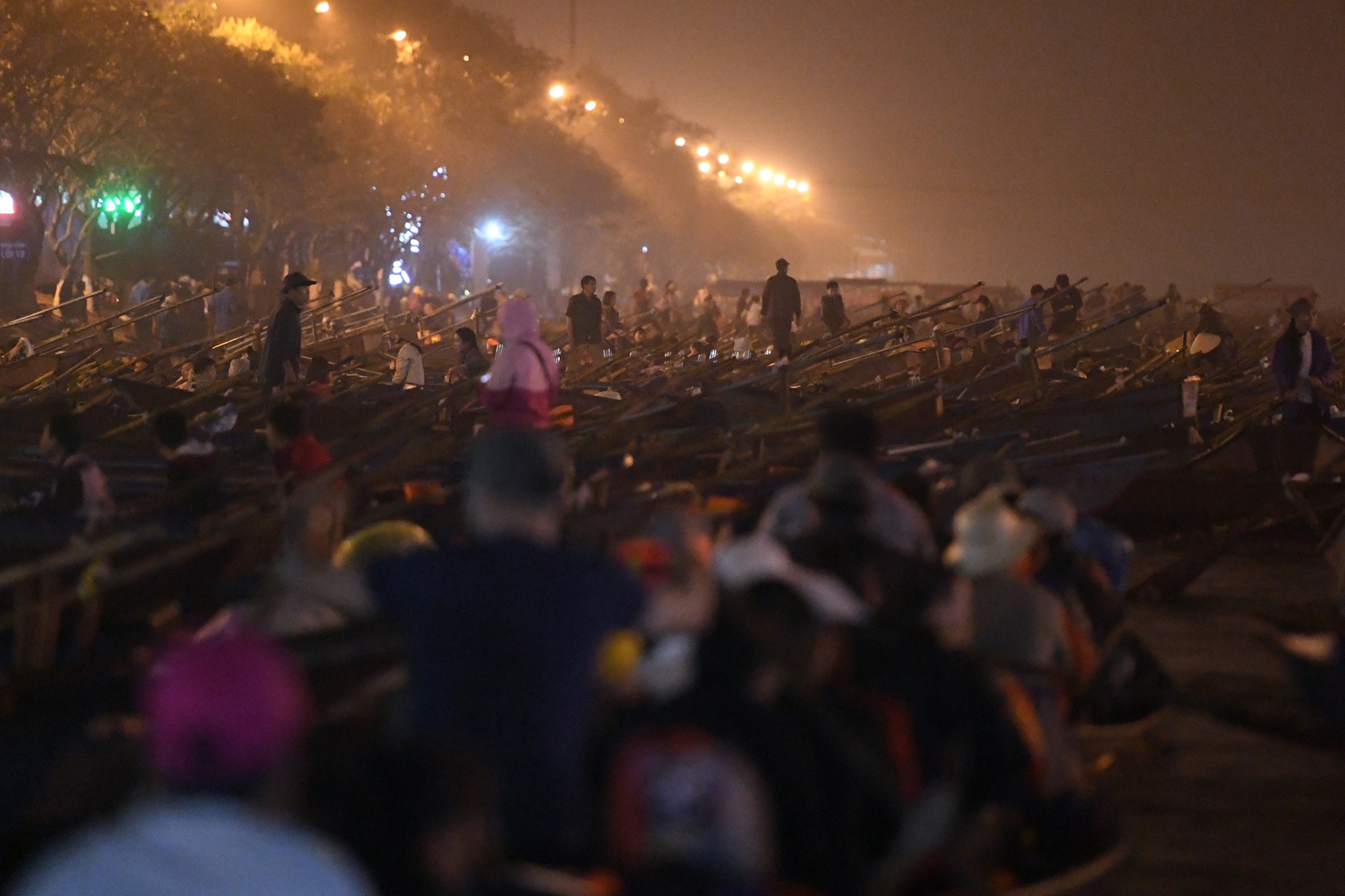 danh bai an tien le hoi chua huong anh 1