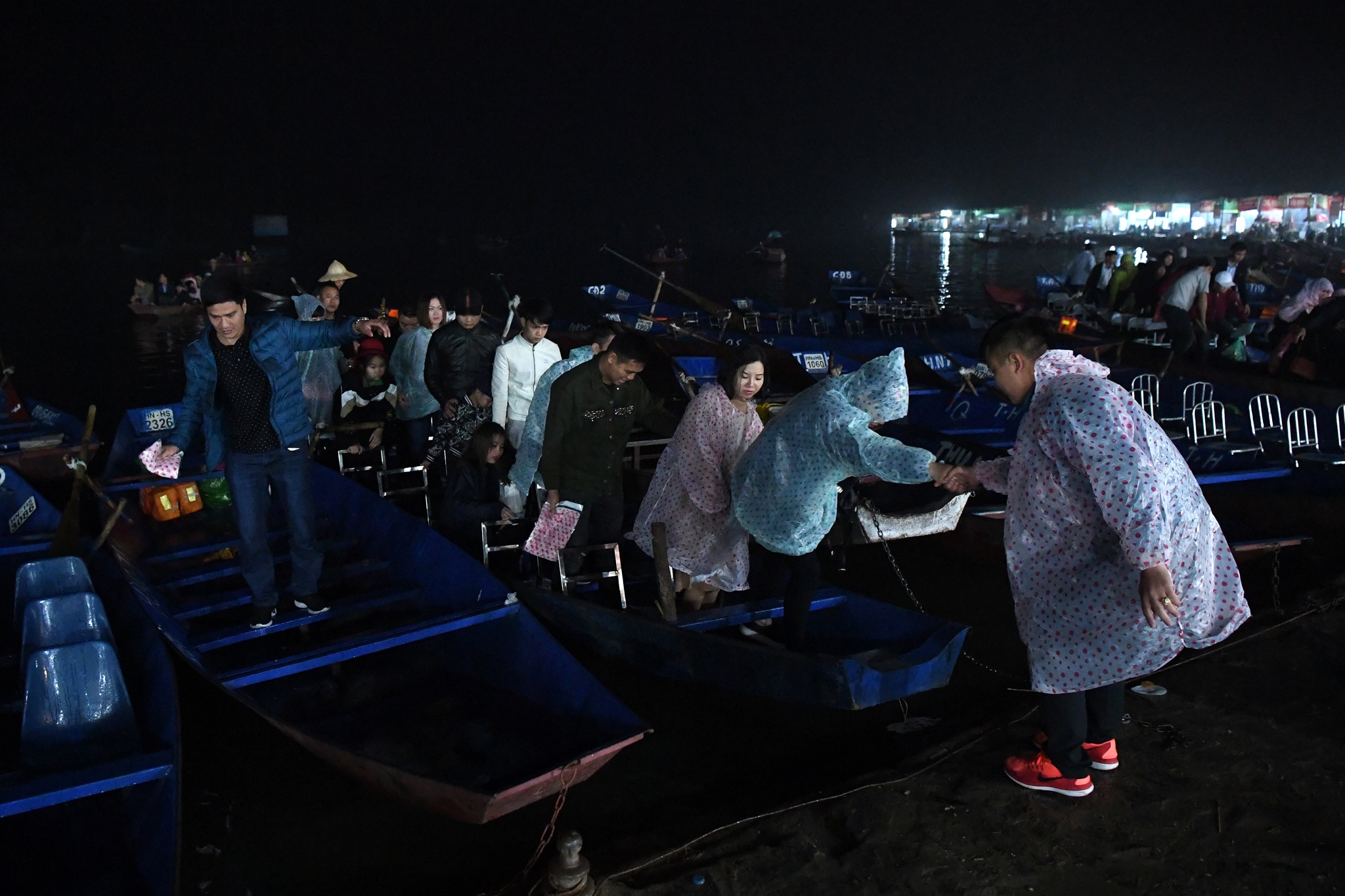 danh bai an tien le hoi chua huong anh 13