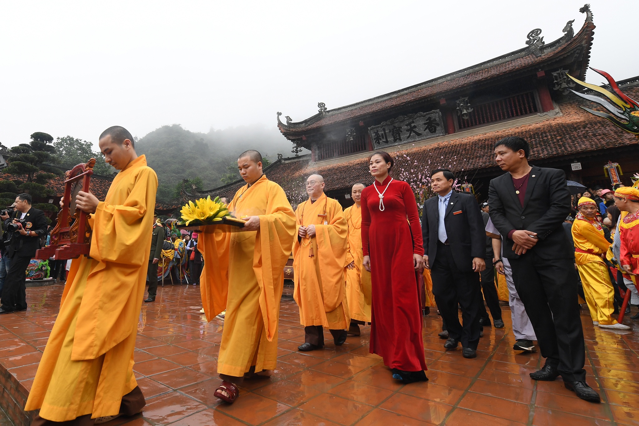 khai hoi chua Huong anh 7