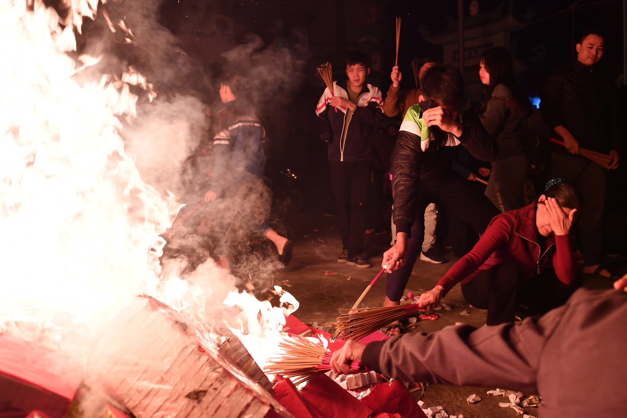 Lay lua tu dinh ve nha cau may dau nam hinh anh