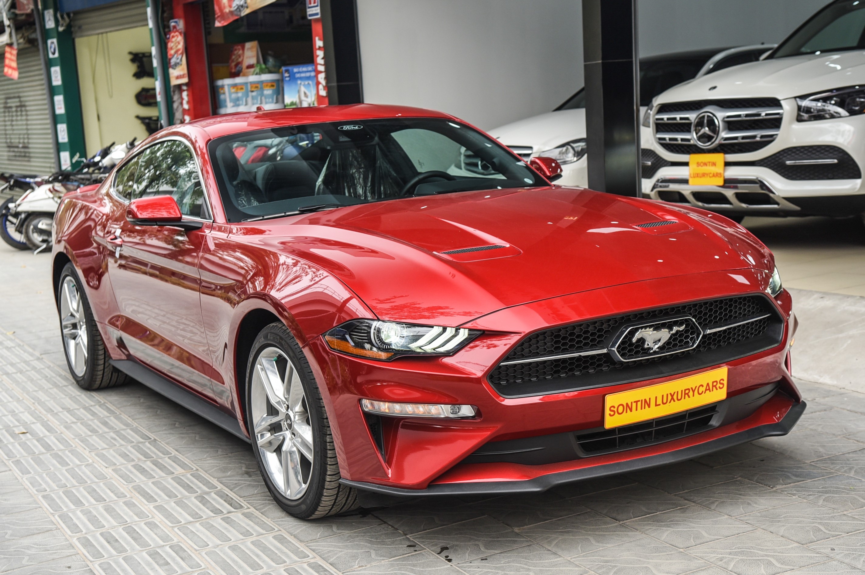 Chi tiet Ford Mustang 2022 gia hon 3 ty dong tai Viet Nam hinh anh