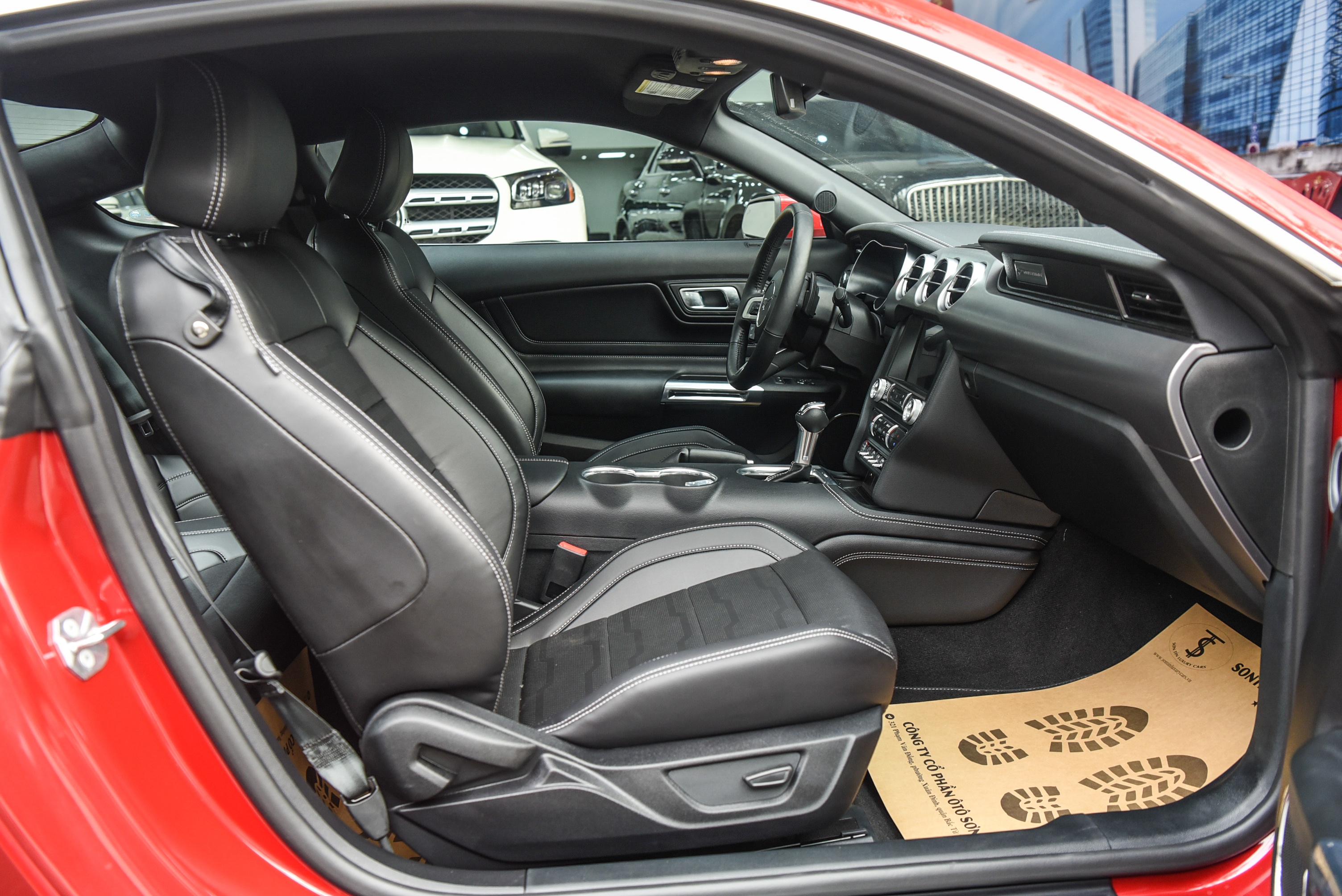 Ford Mustang 2022 anh 9