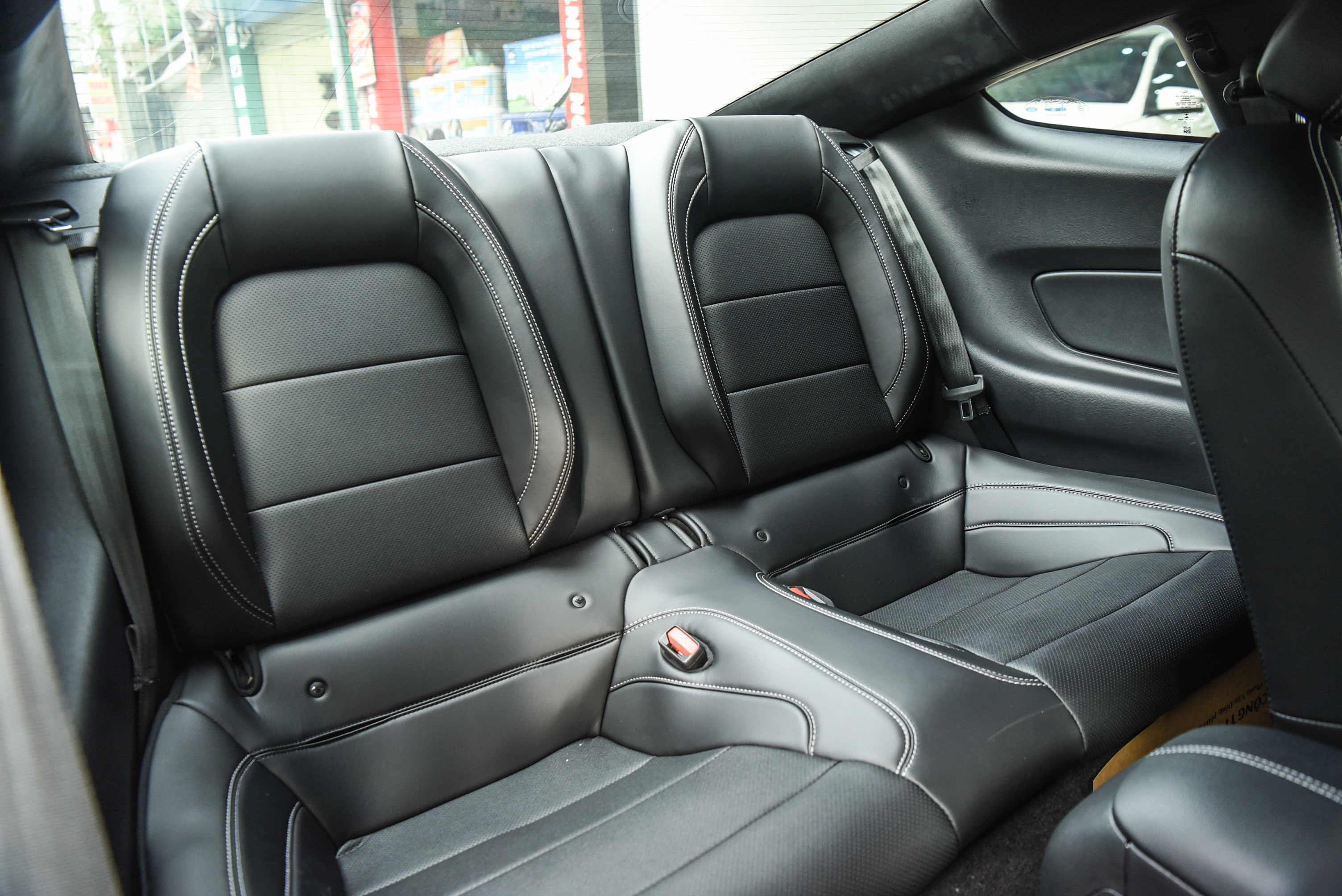 Ford Mustang 2022 anh 10