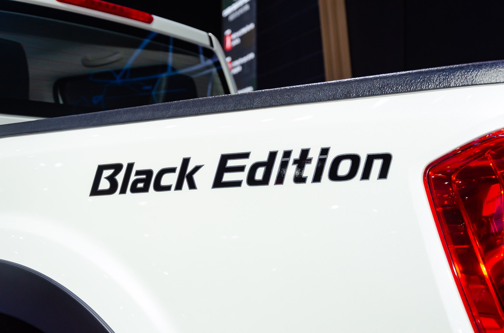 Nissan Navara ban dac biet anh 9