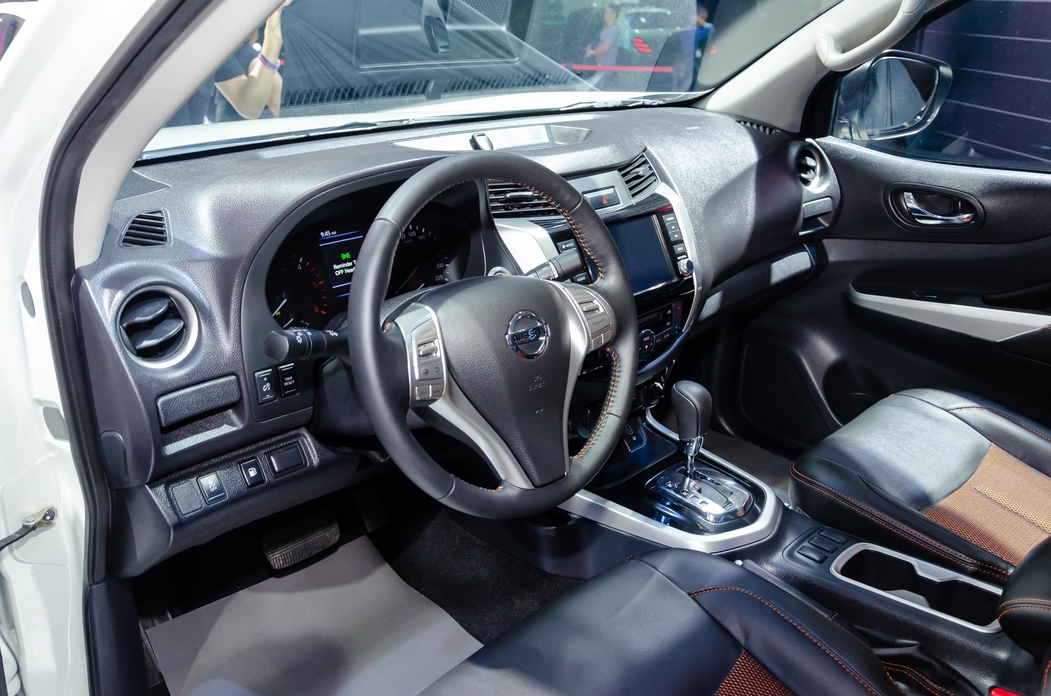 Nissan Navara ban dac biet anh 12