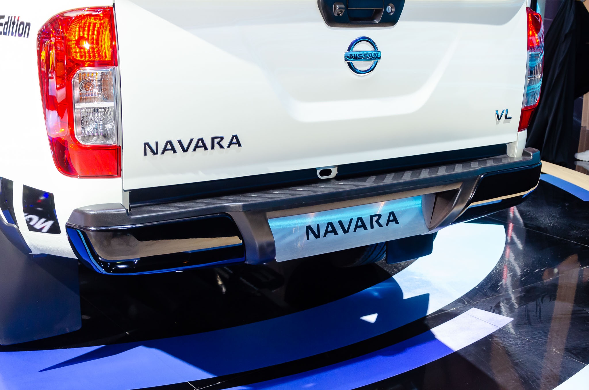 Nissan Navara ban dac biet anh 10