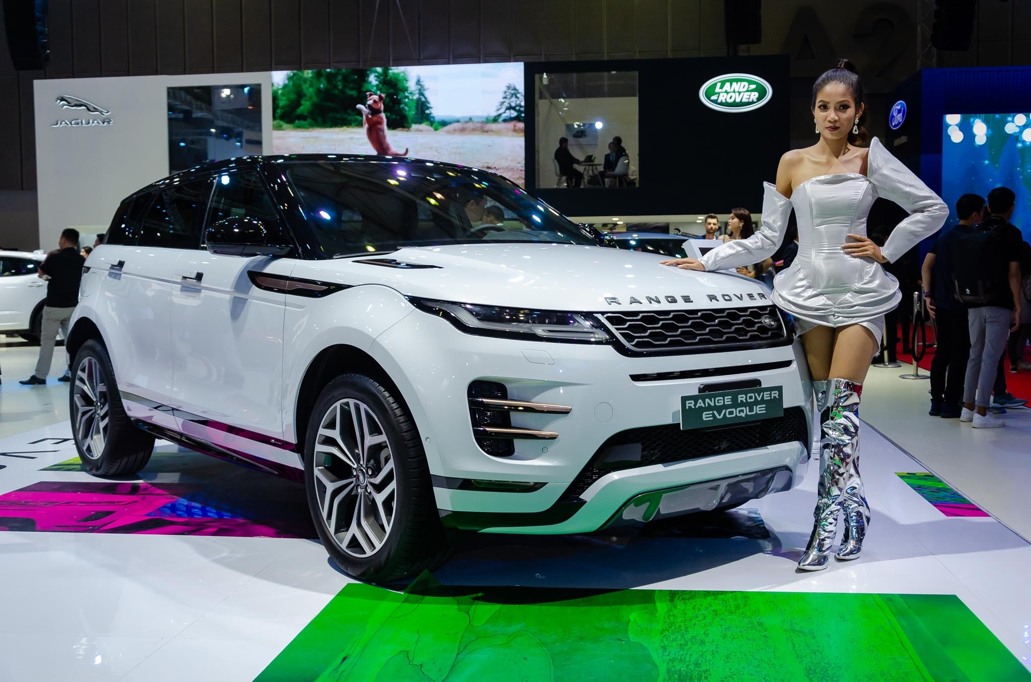 Range Rover nang cap 2020 anh 1