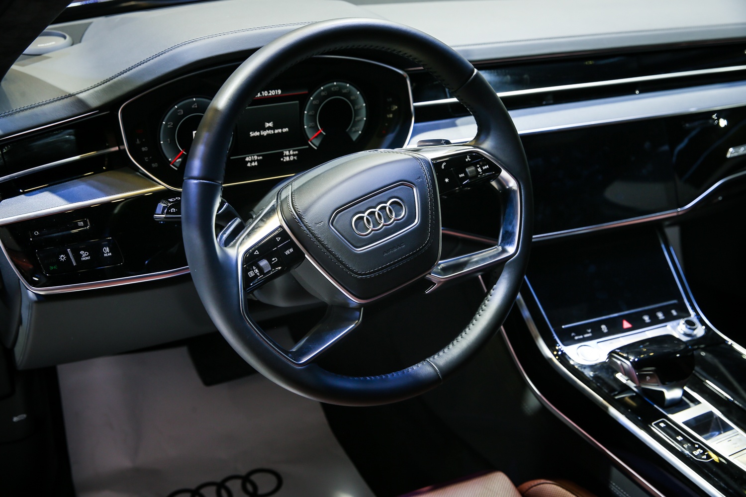 gia xe audi a8 moi anh 11