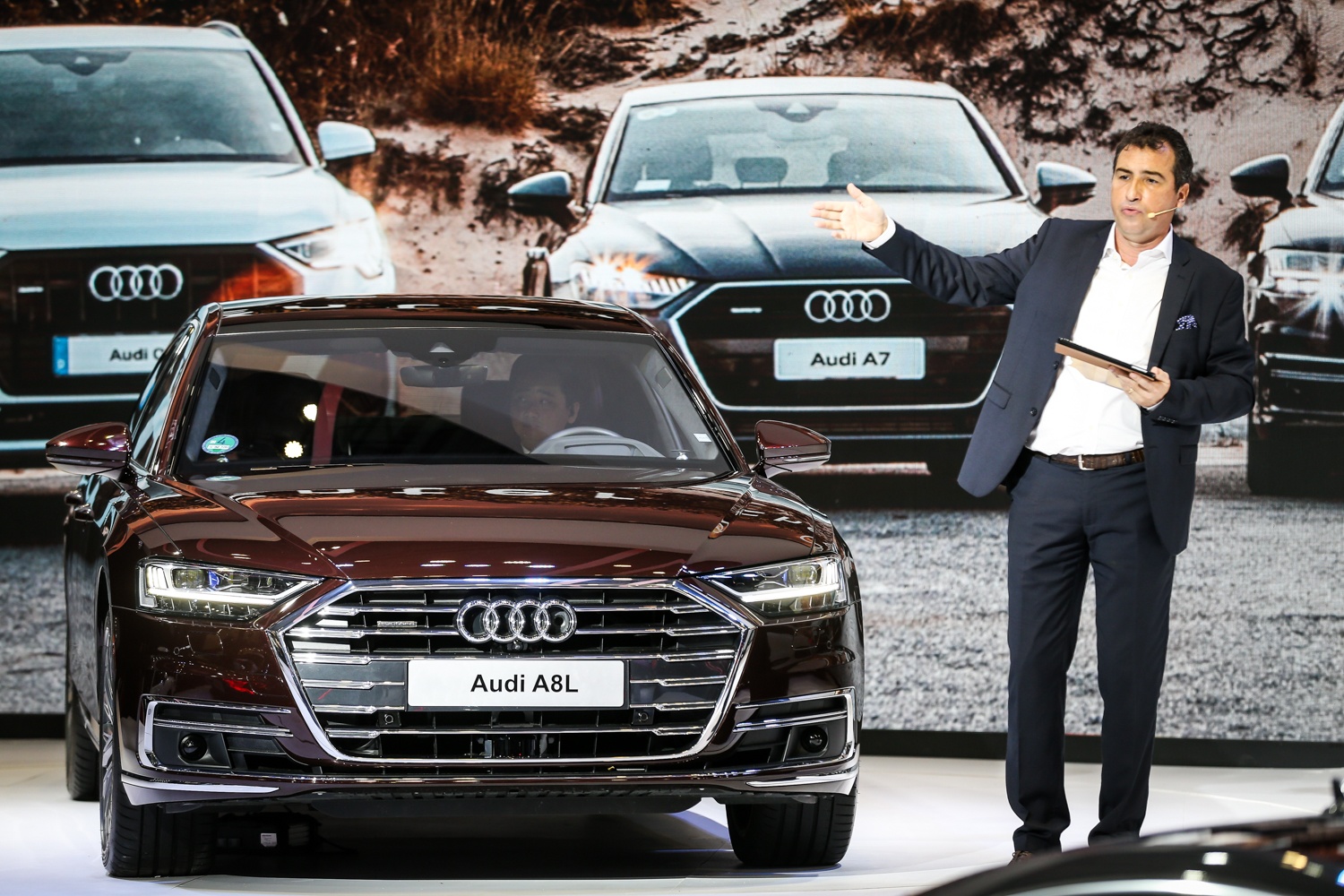 gia xe audi a8 moi anh 3