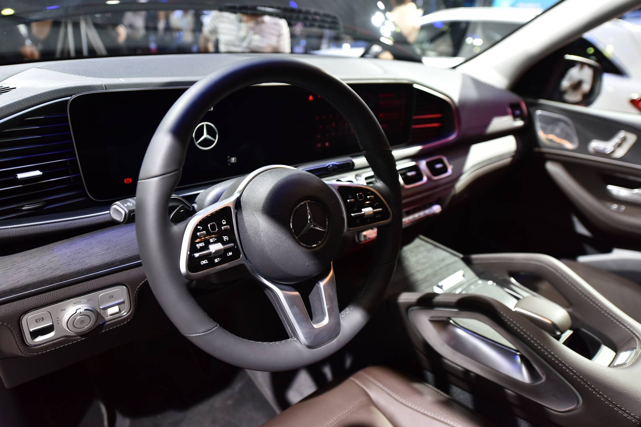 gia xe Mercedes gle 7 cho anh 8