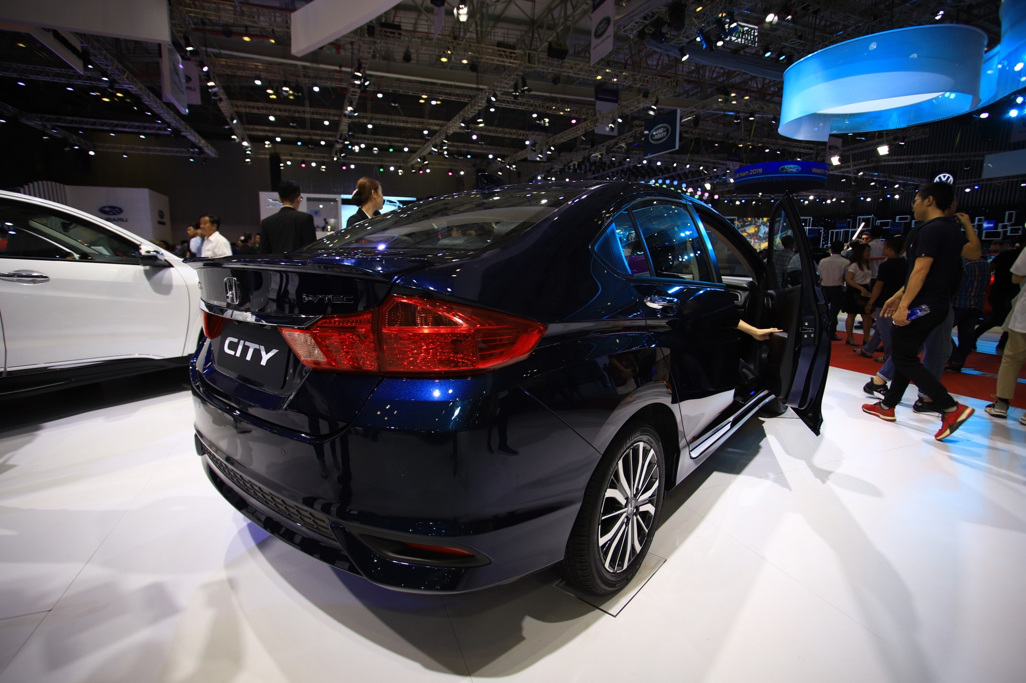 gia xe Honda Accord anh 16