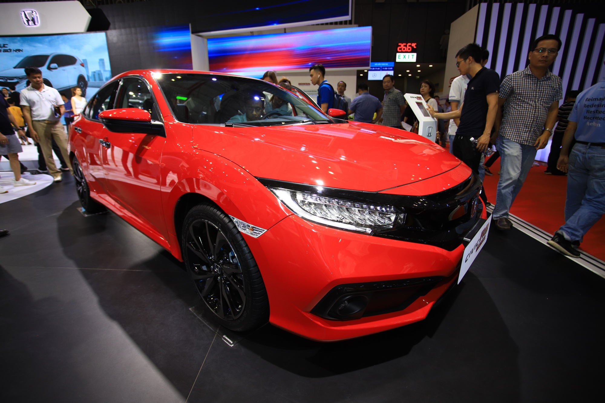 gia xe Honda Accord anh 10