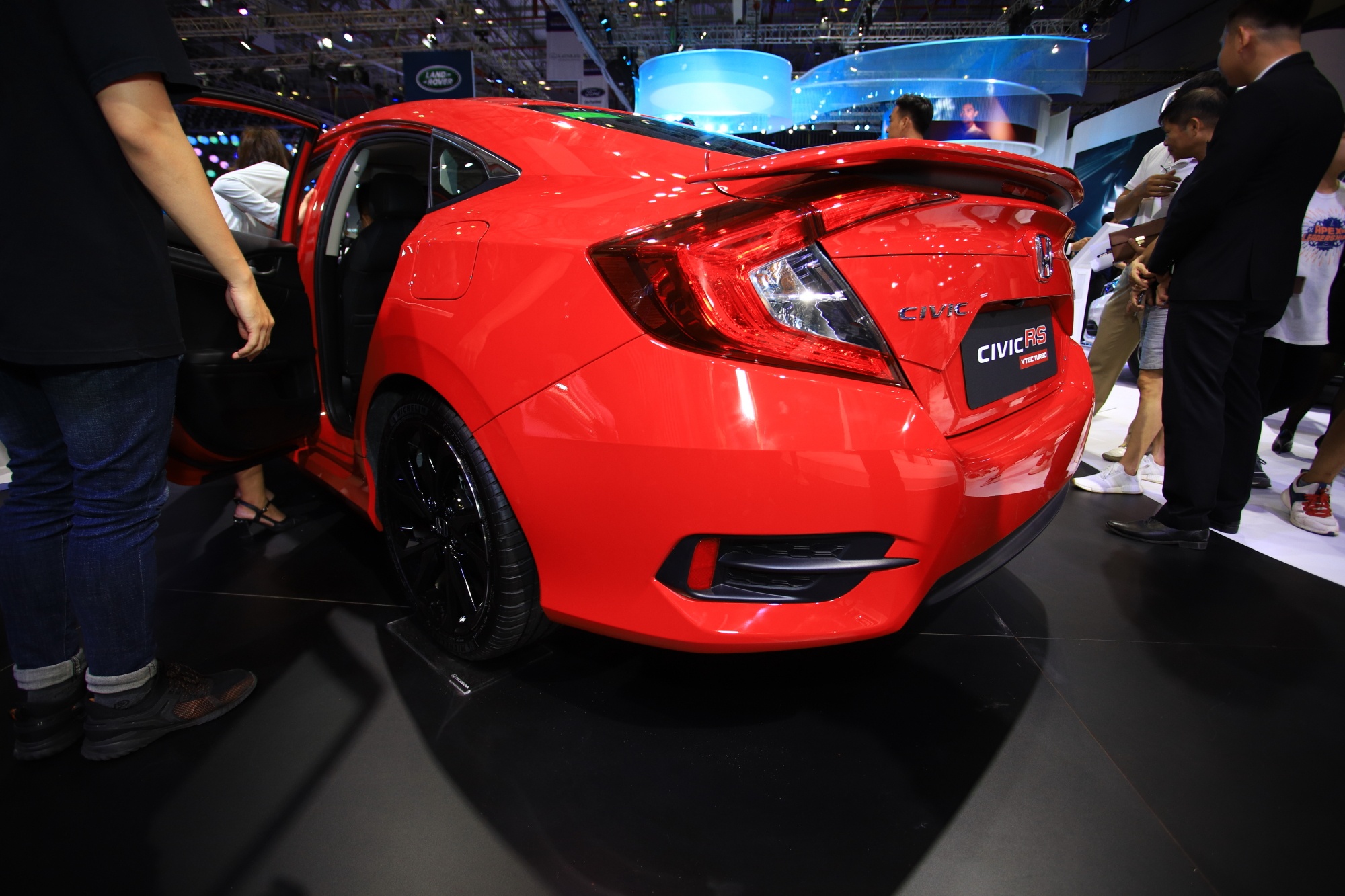 gia xe Honda Accord anh 12