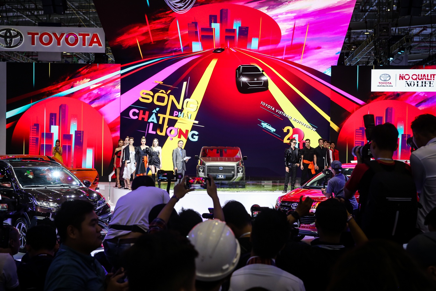 gia xe Toyota tai Viet Nam anh 37