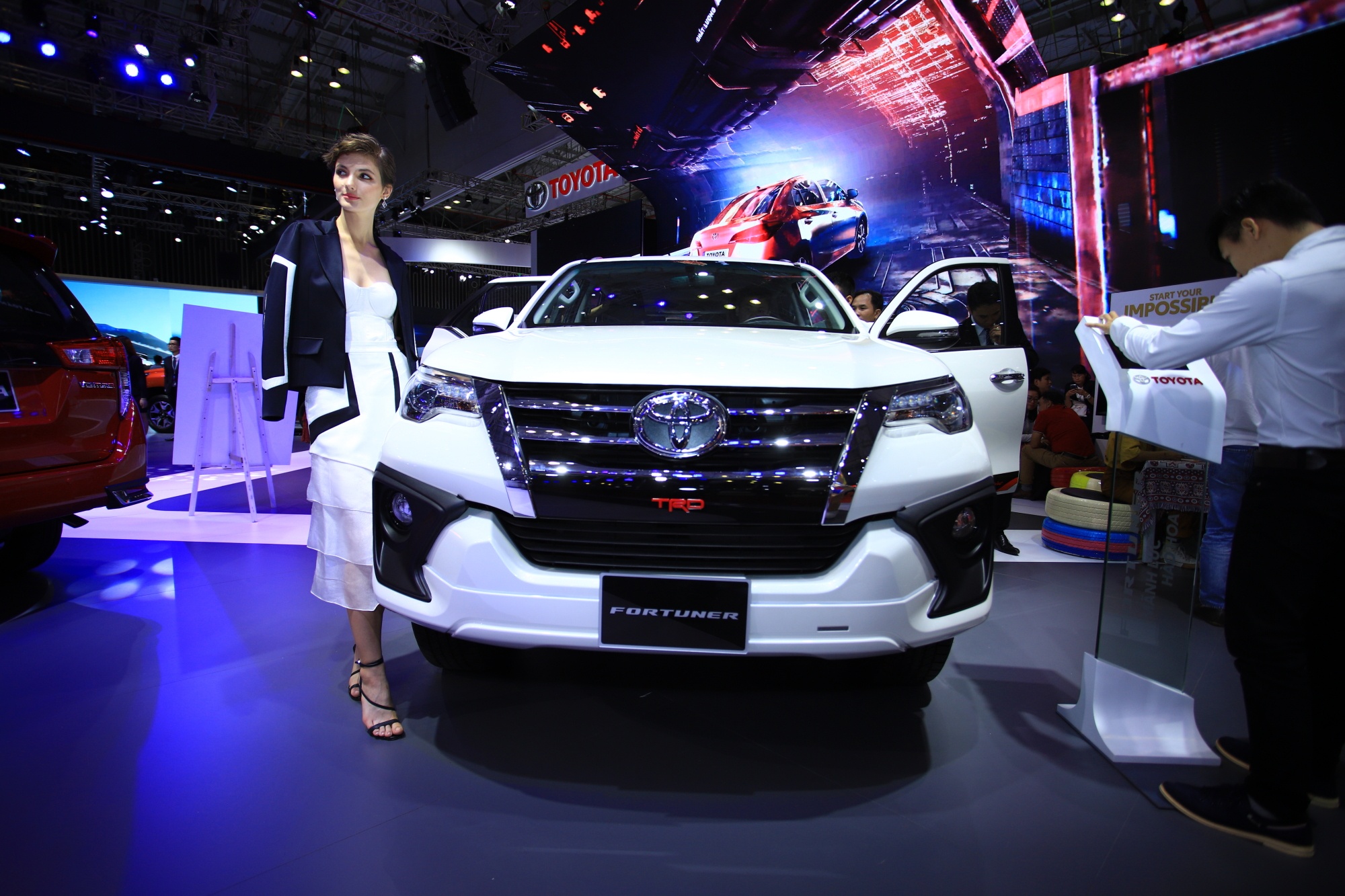 gia xe Toyota tai Viet Nam anh 13