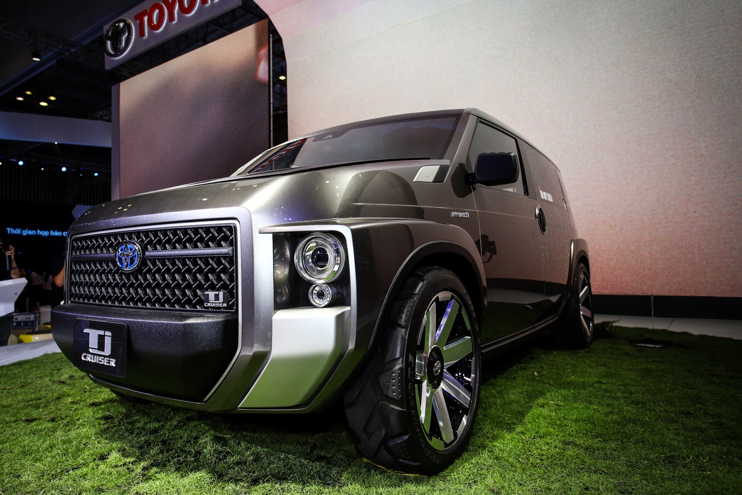 gia xe Toyota tai Viet Nam anh 3