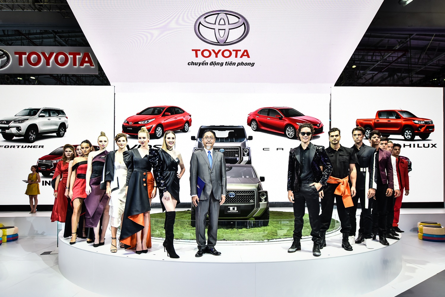 gia xe Toyota tai Viet Nam anh 19